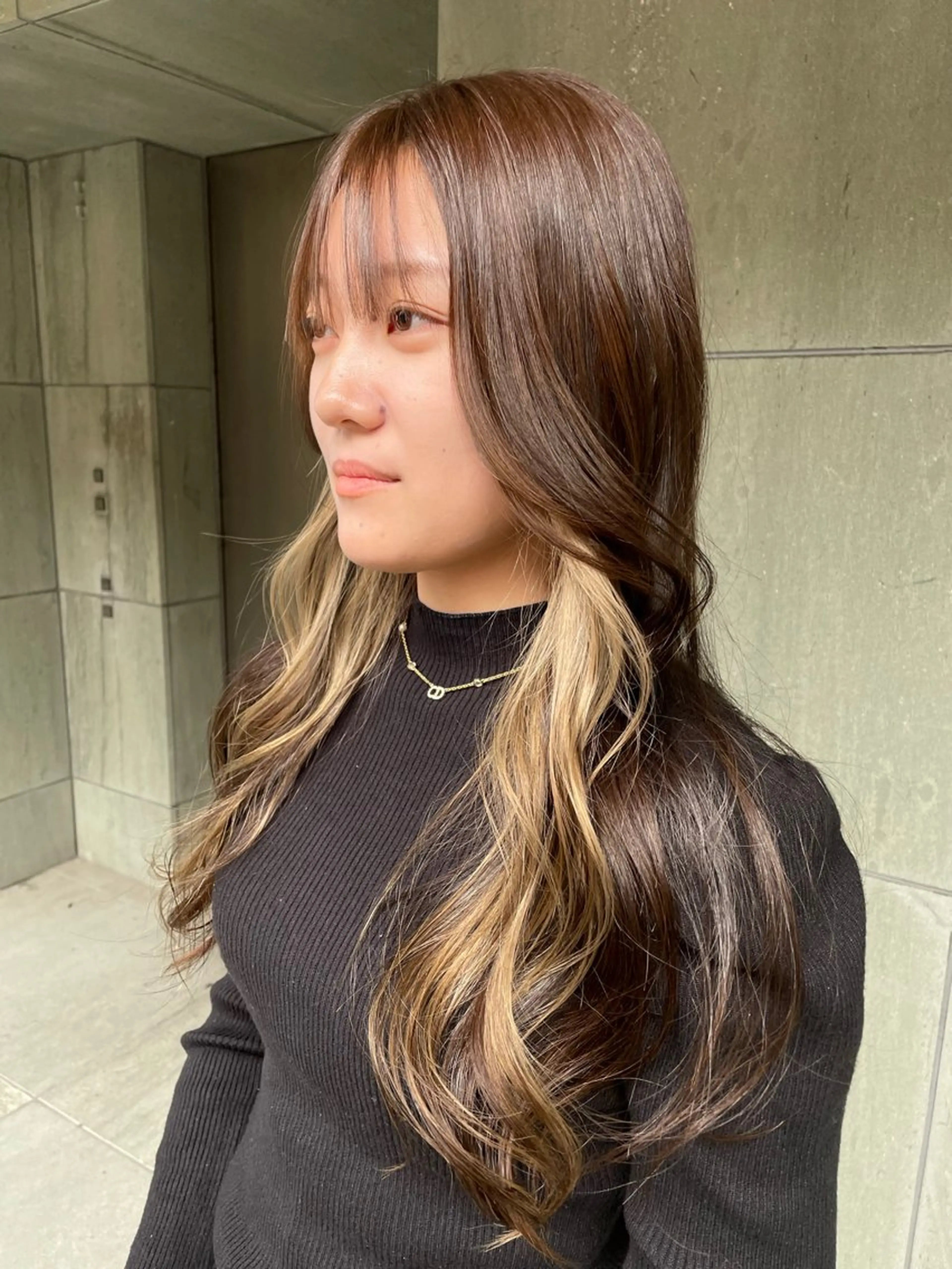 ロング 大内 志穂のヘアスタイル