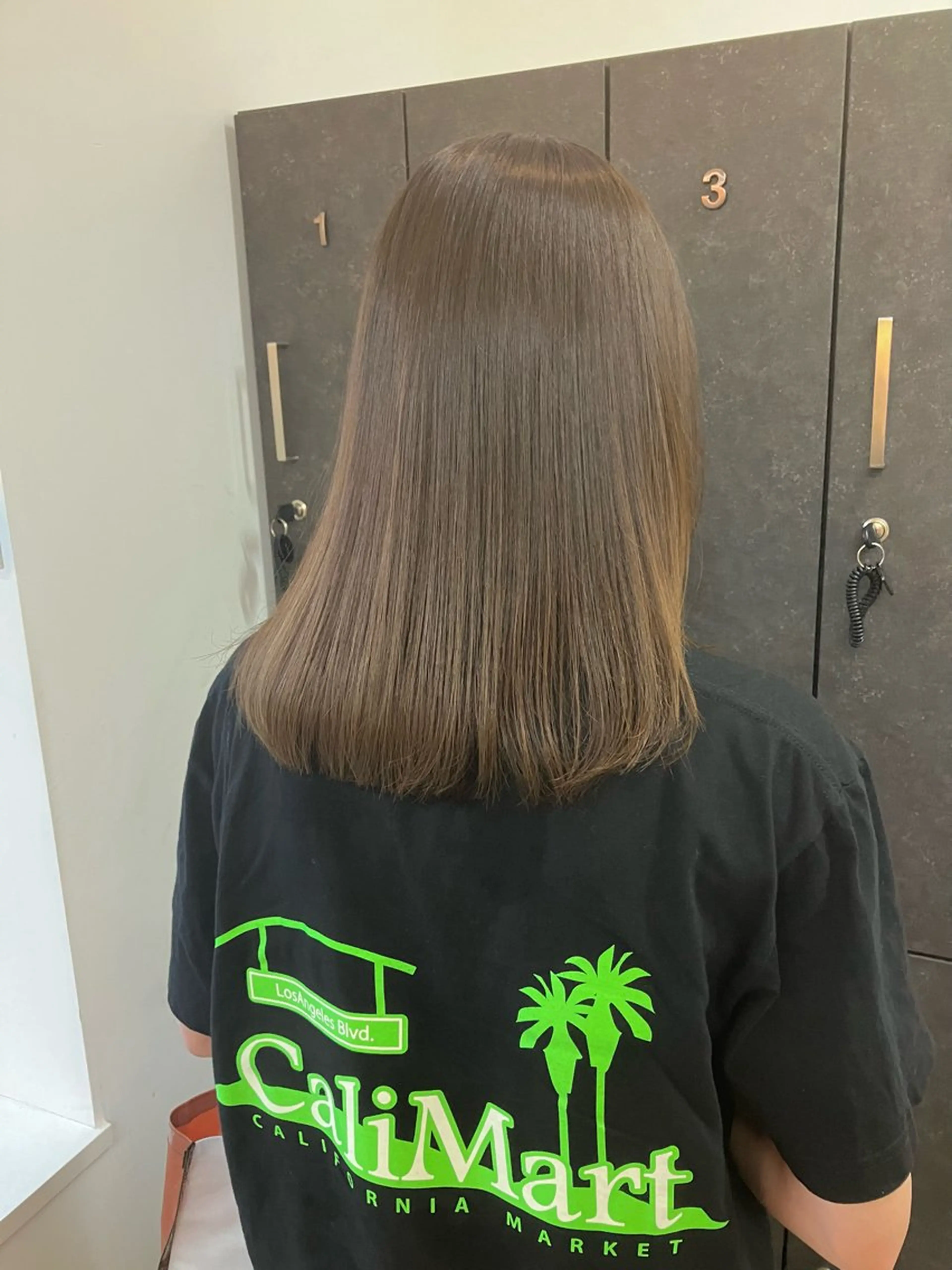 ミディアム カラー 透明感カラー グレージュ トリートメント スズキアキエ/ 髪質改善/艶髪カラーのマツエク・マツパデザイン