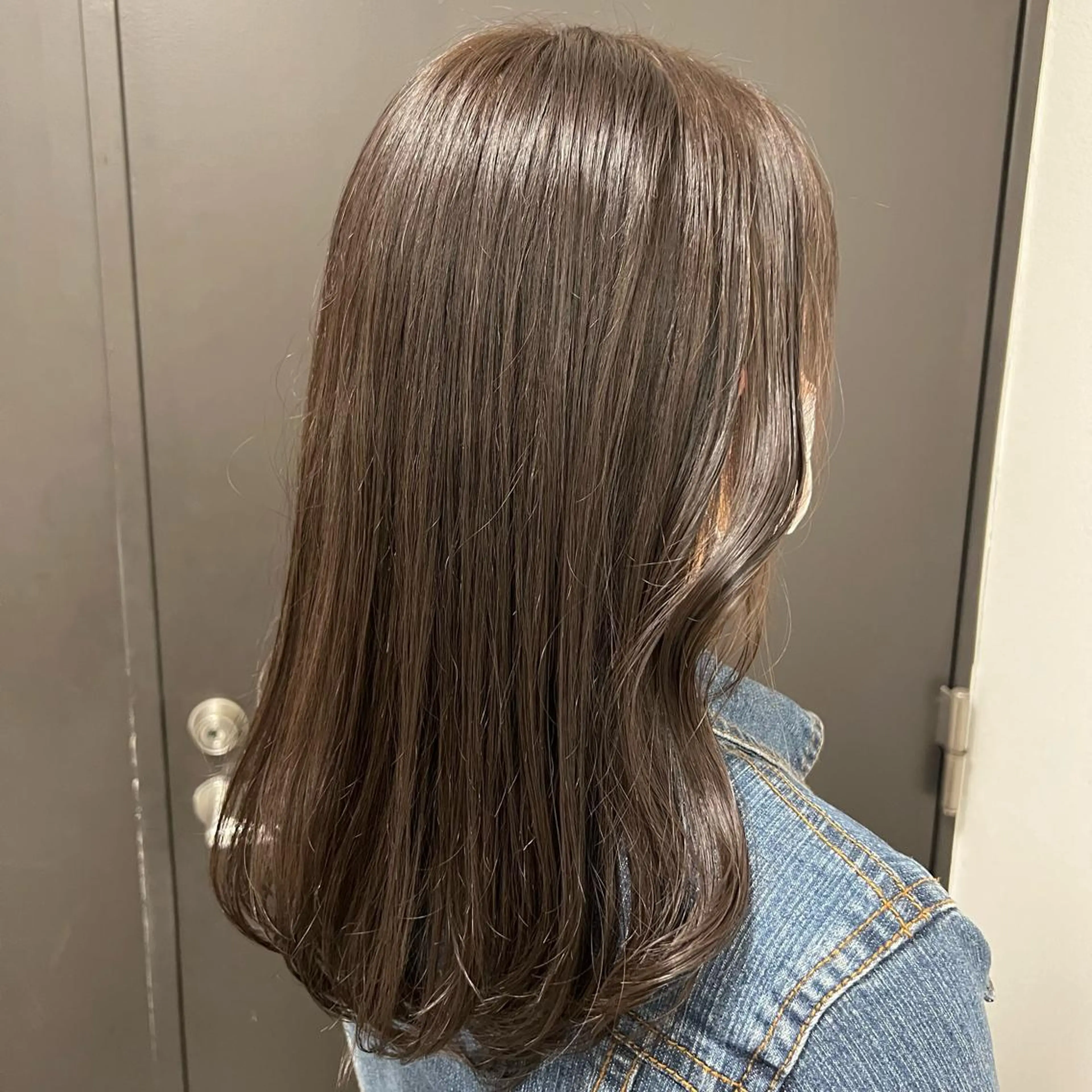 セミロング アッシュ Rino kanayama所属・Rino 金山 ／ 宮澤 萌のヘアスタイル