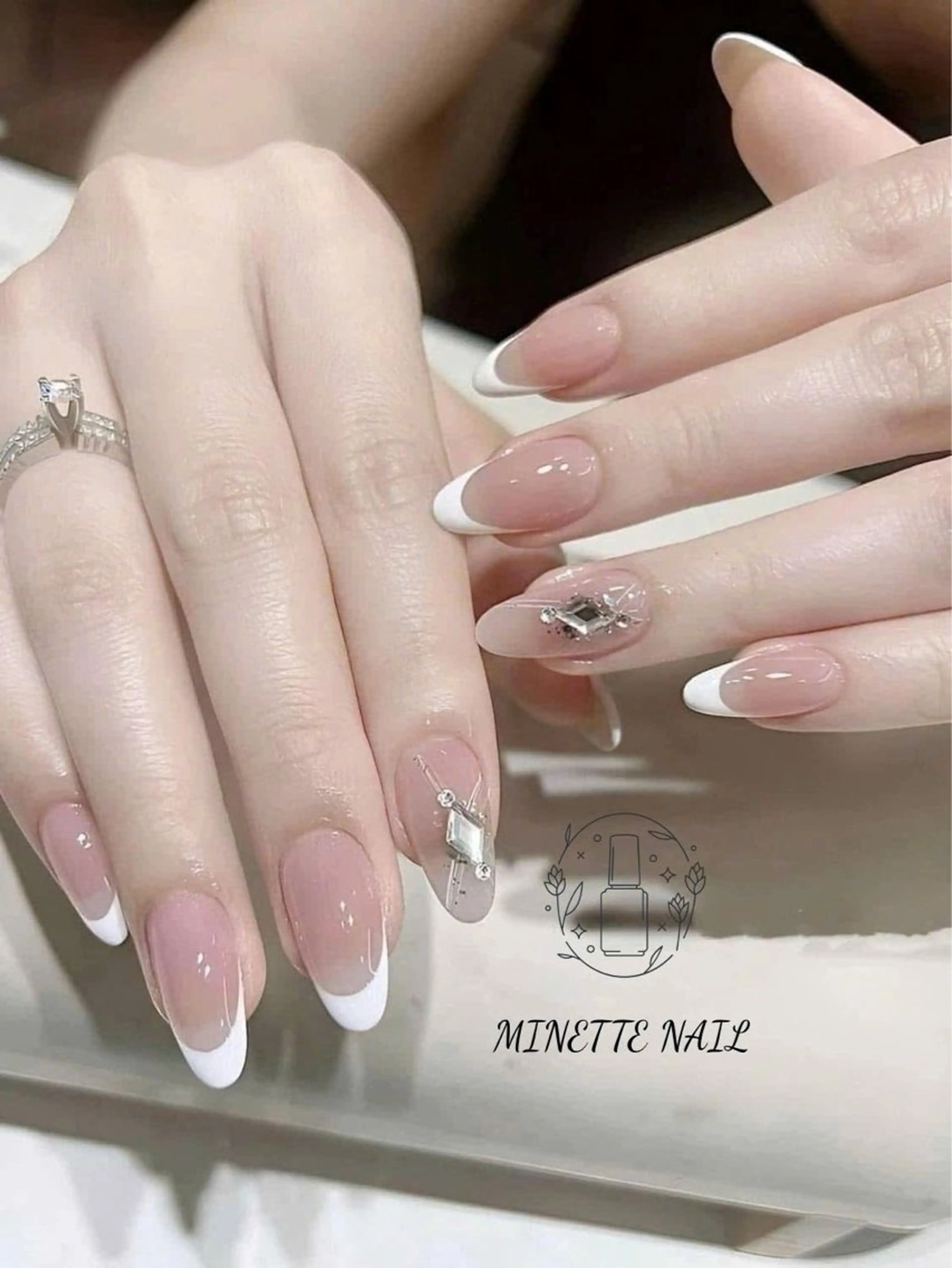 ネイル フレンチネイル ジェルネイル マグネットネイル 持ち込み ニュアンスネイル ハンドネイル Minette Nailのネイルデザイン