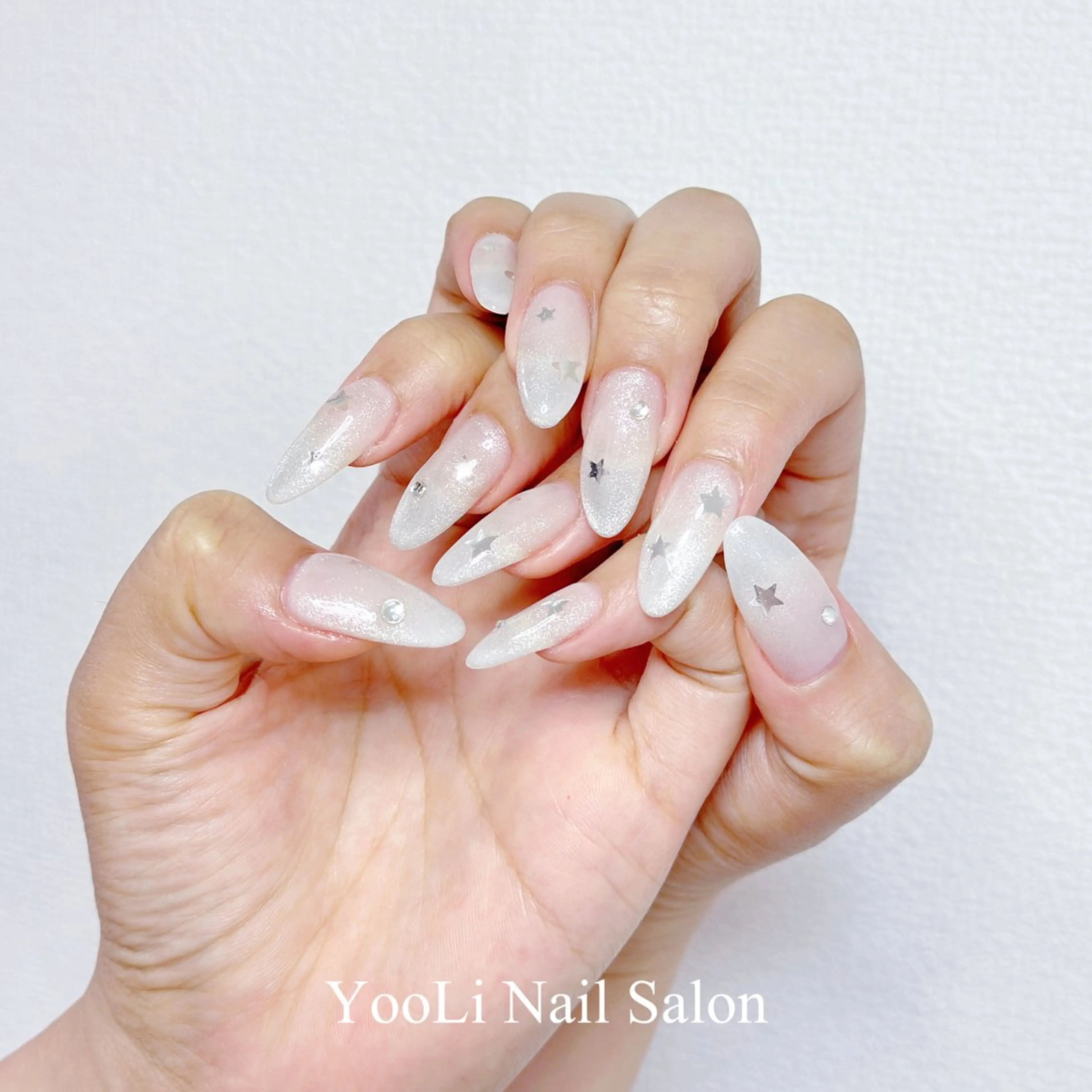 ネイル オーロラネイル チークネイル フレンチネイル ガラスフレンチ グラデーション 🎀 あやのネイルデザイン