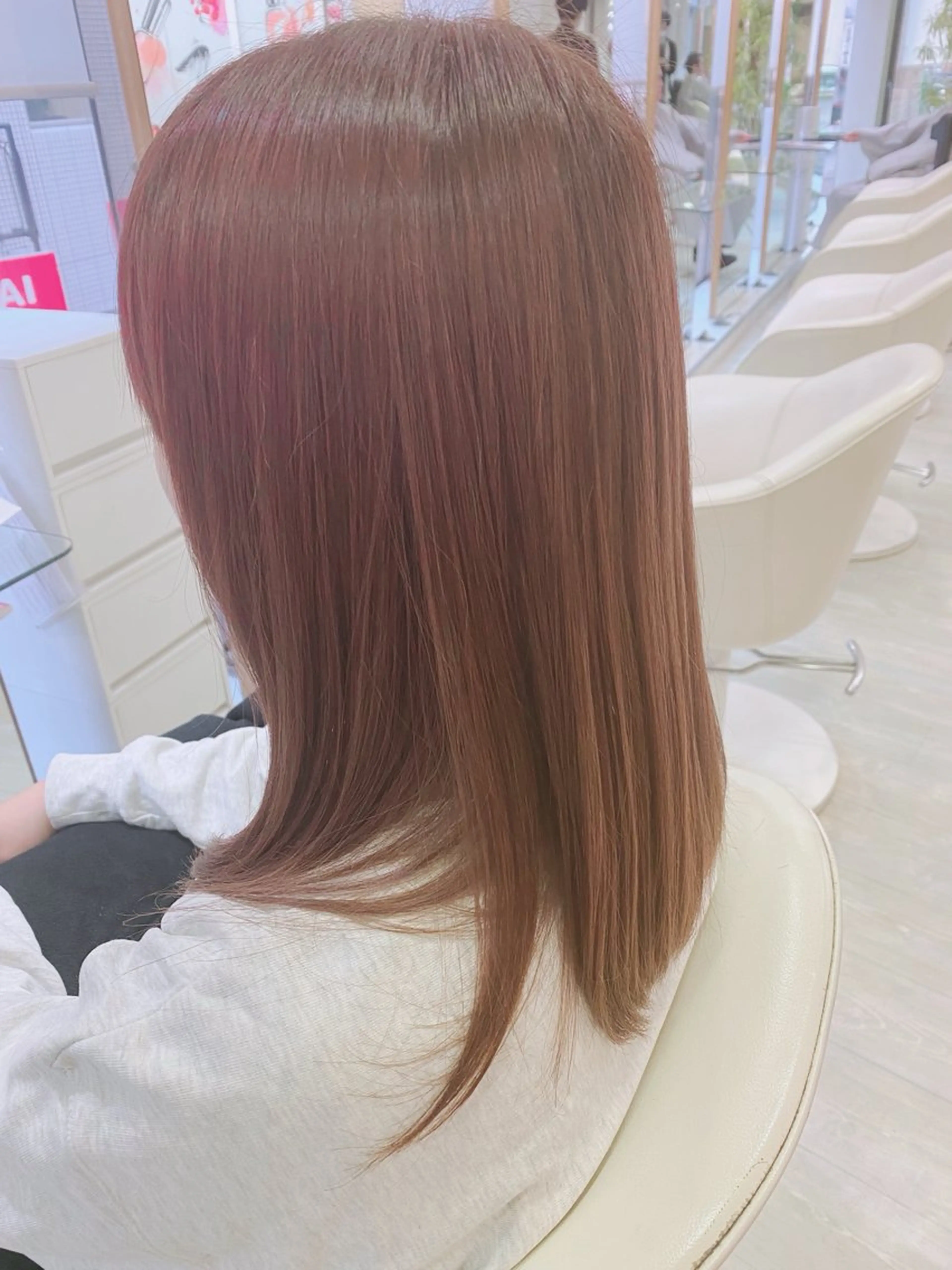 ミディアム 鬼澤 なお子のヘアスタイル