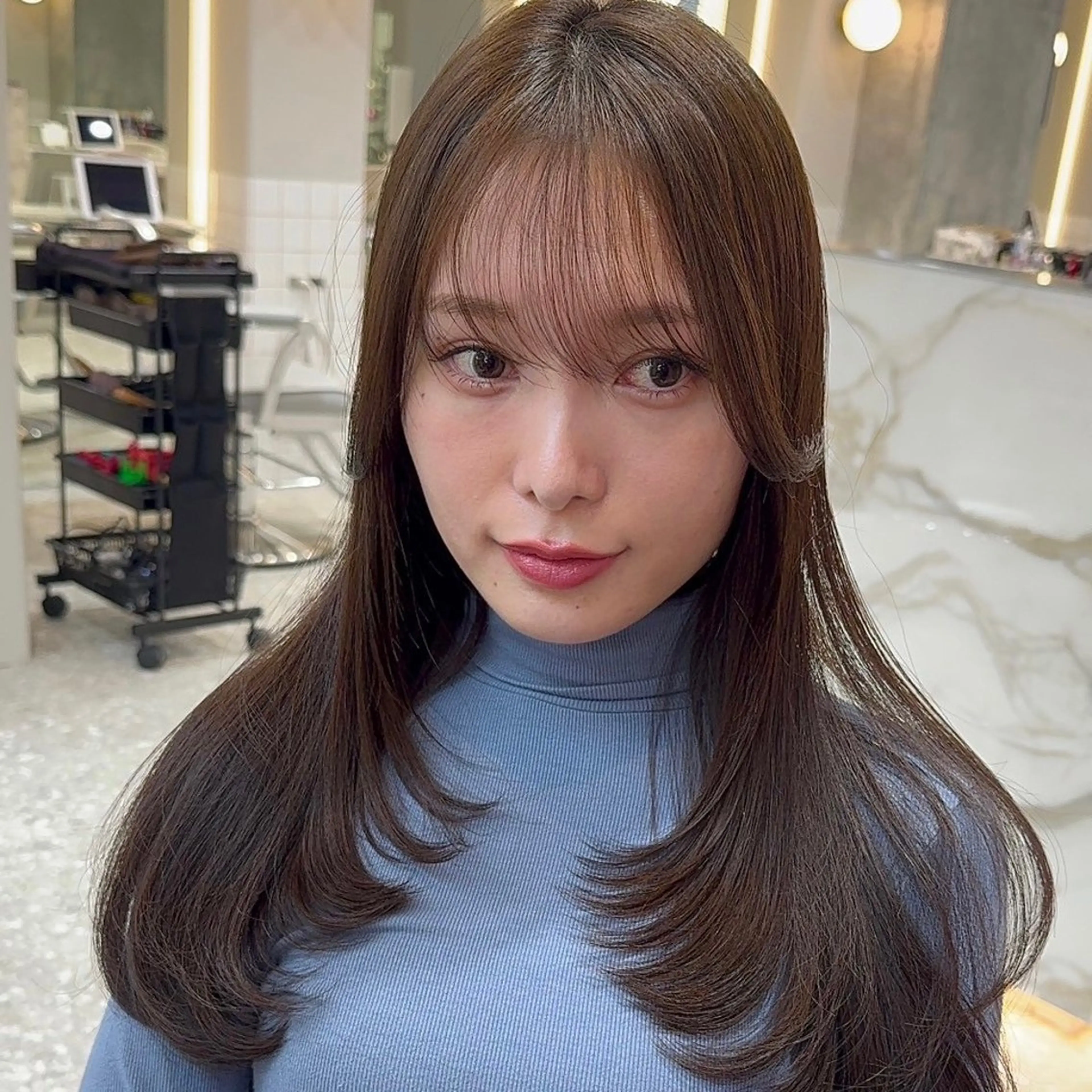 セミロング カラー イルミナカラー 顔まわりレイヤー 髪質改善 レイヤーカット sajou【上野】所属・🩶艶髪ヘア/ 。。のヘアスタイル