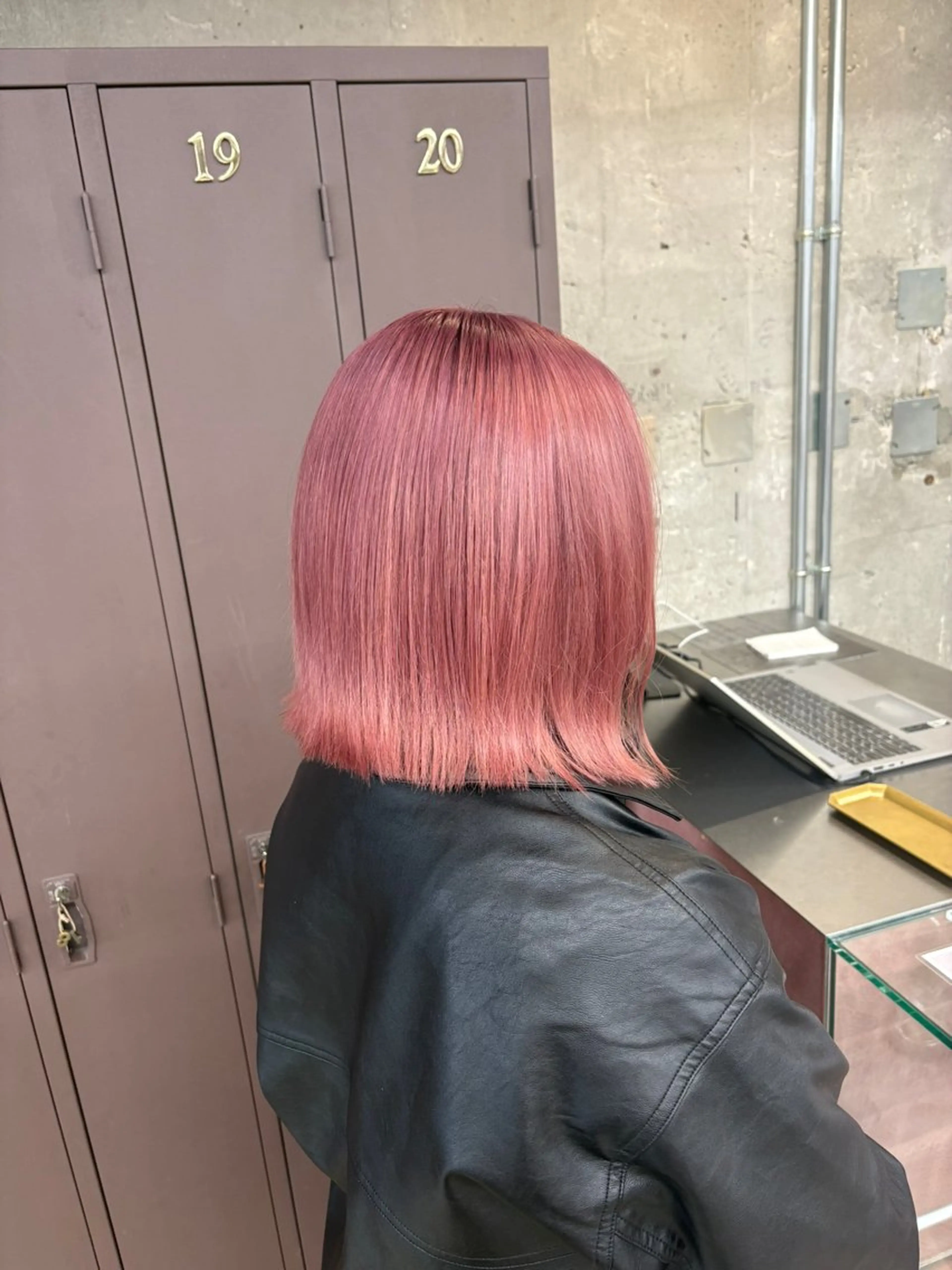 ミディアム カット ヘアカラー 鈴木瑛里/ブロンド ベージュ/男女のヘアスタイル