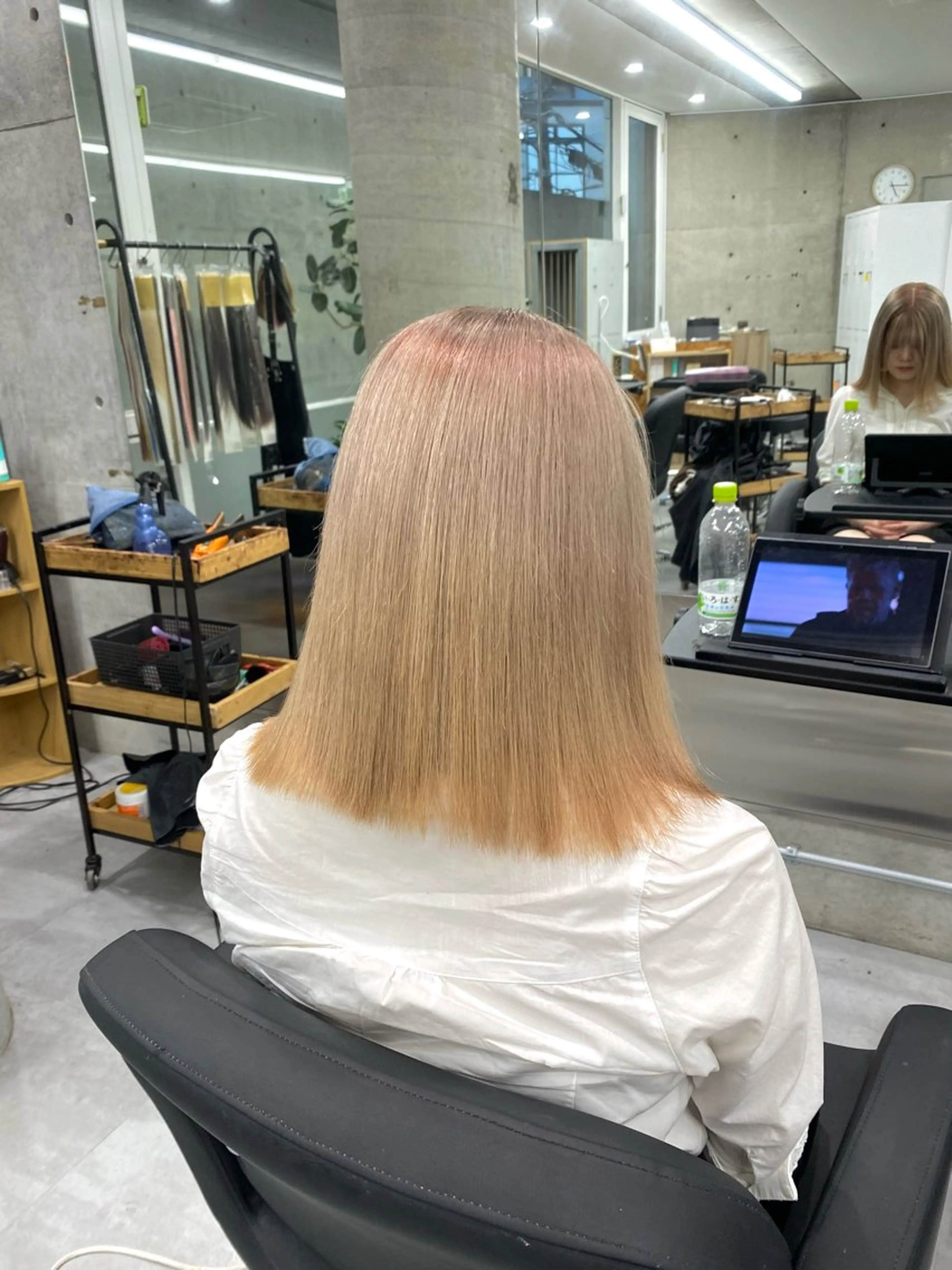 ミディアム カラー ヘアカラー Welring hair salon所属・Runa/大人 かわいいハイトーンのヘアスタイル