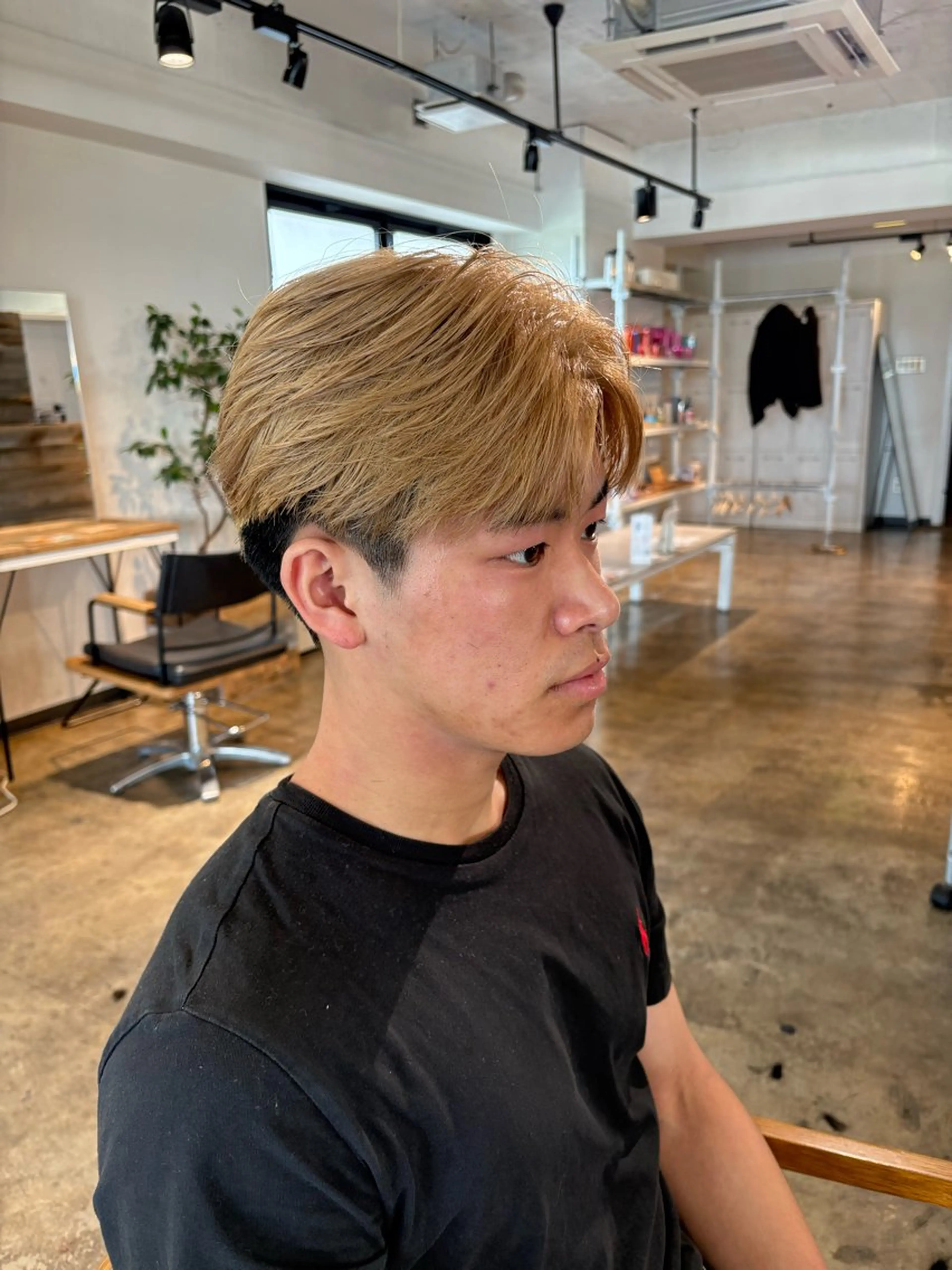 ショート カラー パーマ メンズ センターパート ダウンパーマ フェザーパーマ カルマパーマ メンズ韓国風 カット ヘアカラー become men's hair 名駅店所属・名駅/フェザーパーマ 韓国ヘア/森岡のヘアスタイル