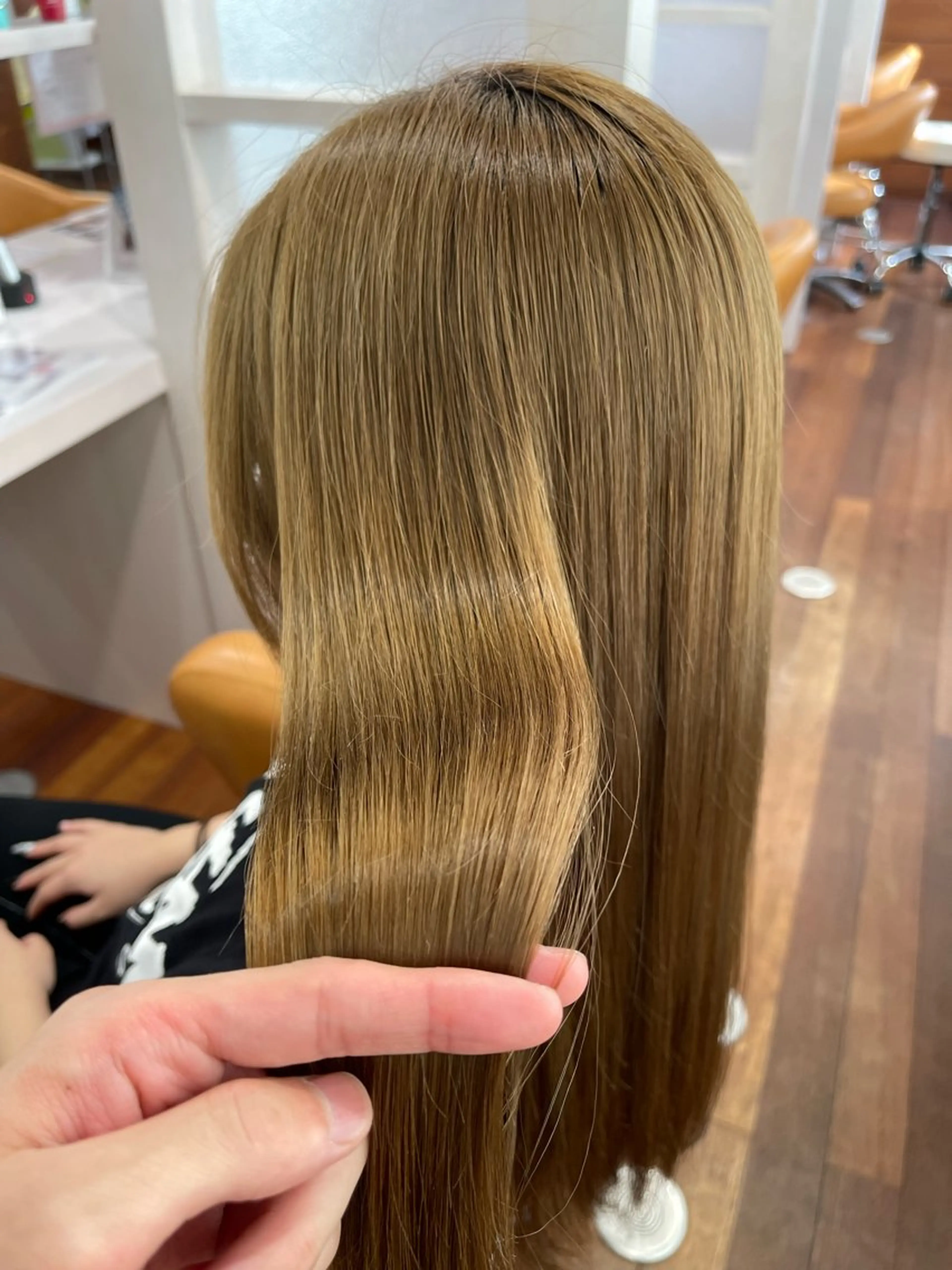 ロング 浅井 玲耶のヘアスタイル