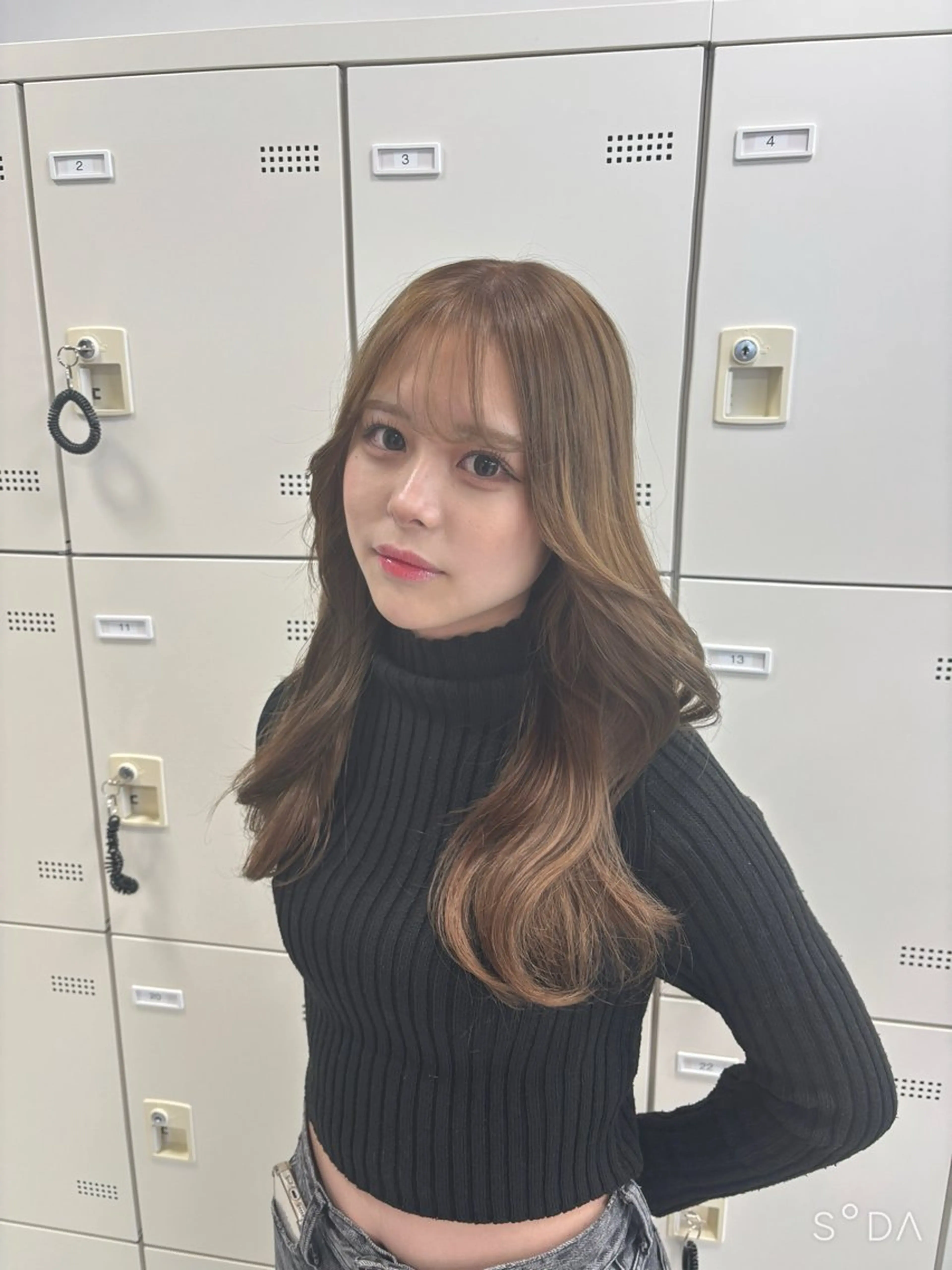 ロング カット ヘアカラー トリートメント 韓国ヘア/ブリーチ無 しWカラー/オリーブのヘアスタイル