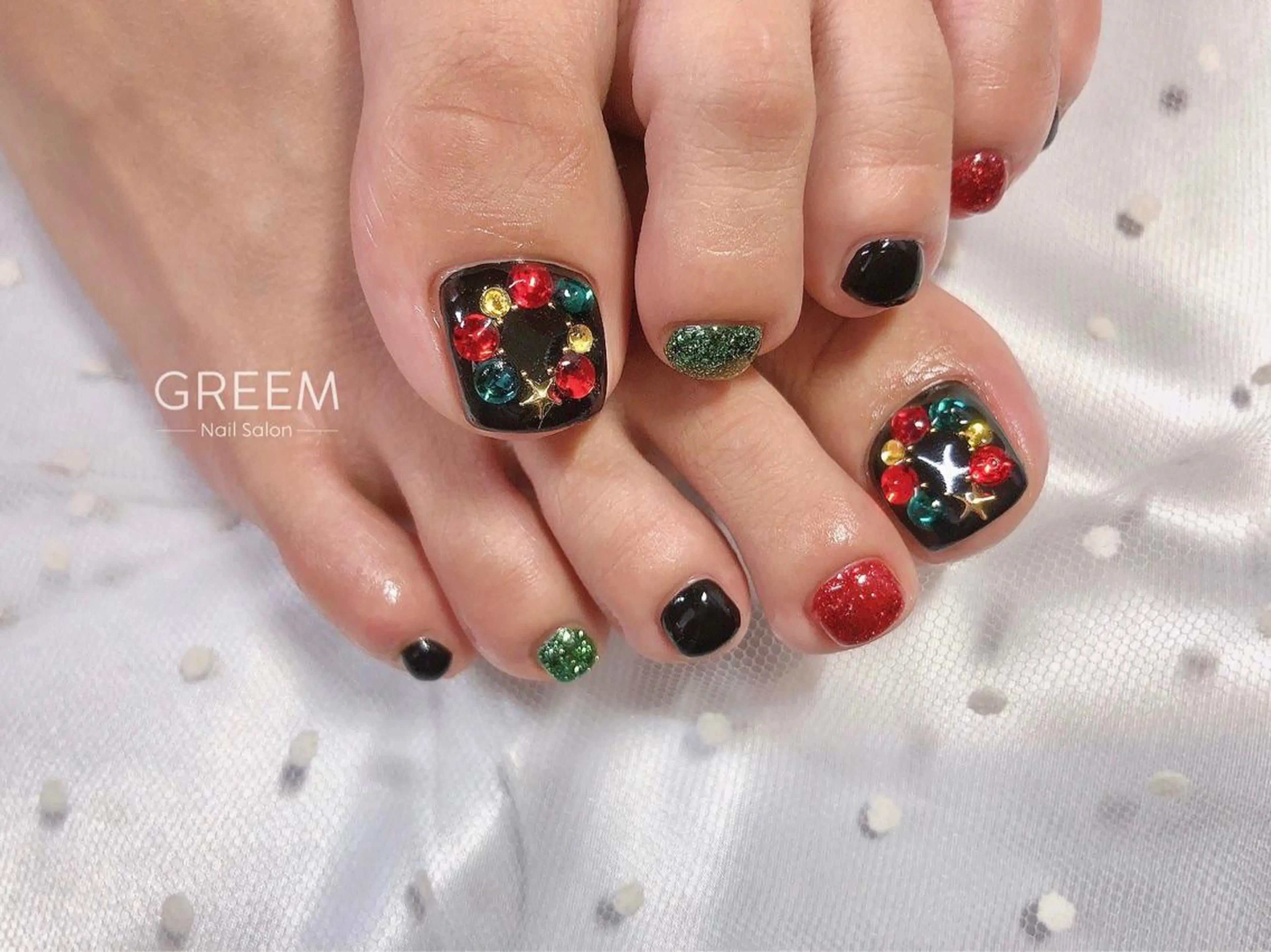 ネイル フットネイル キラキラネイル 冬ネイル クリスマス フットネイル GREEM グリームのネイルデザイン