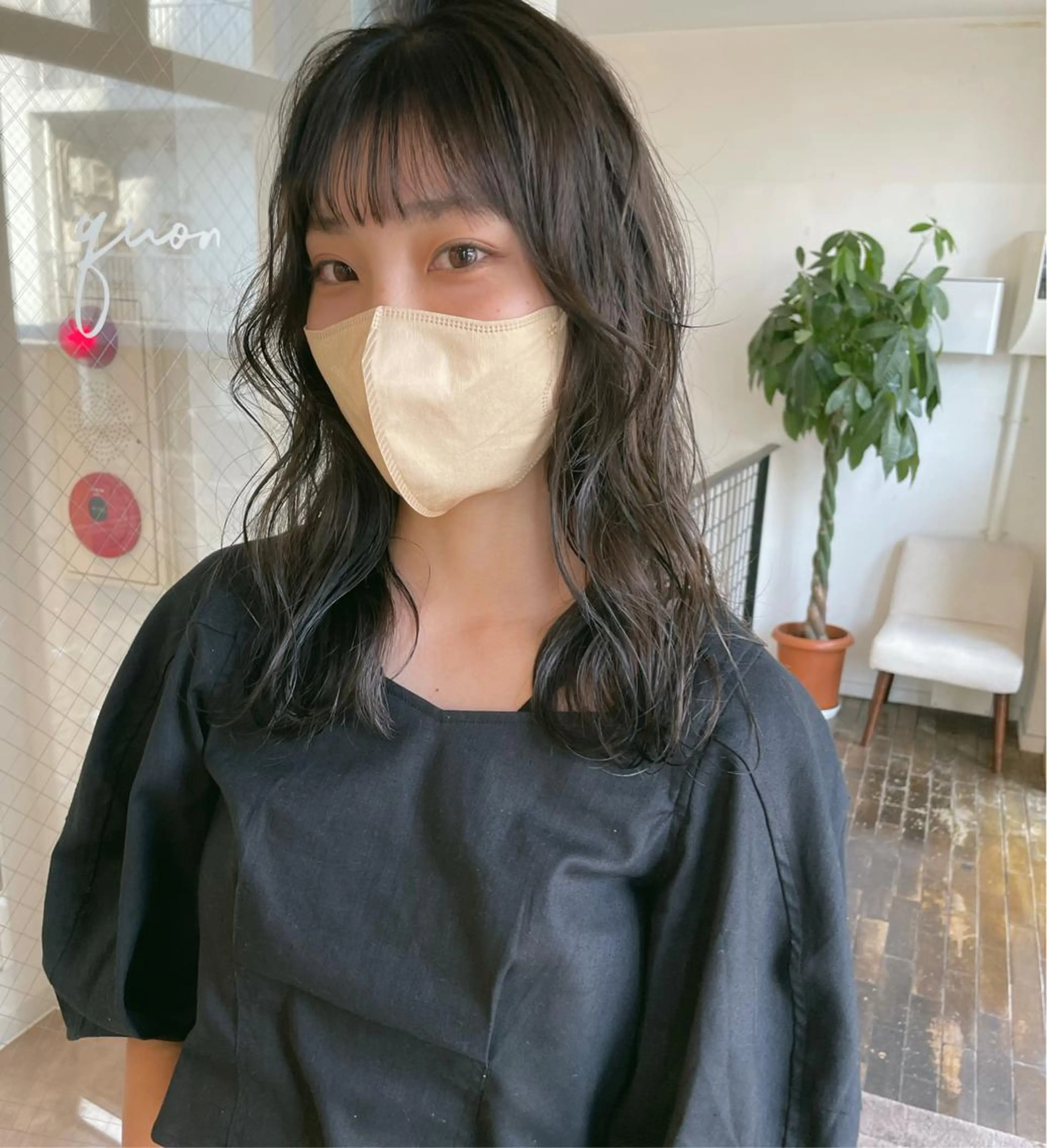 ミディアム KAORU オリーブカラーのヘアスタイル