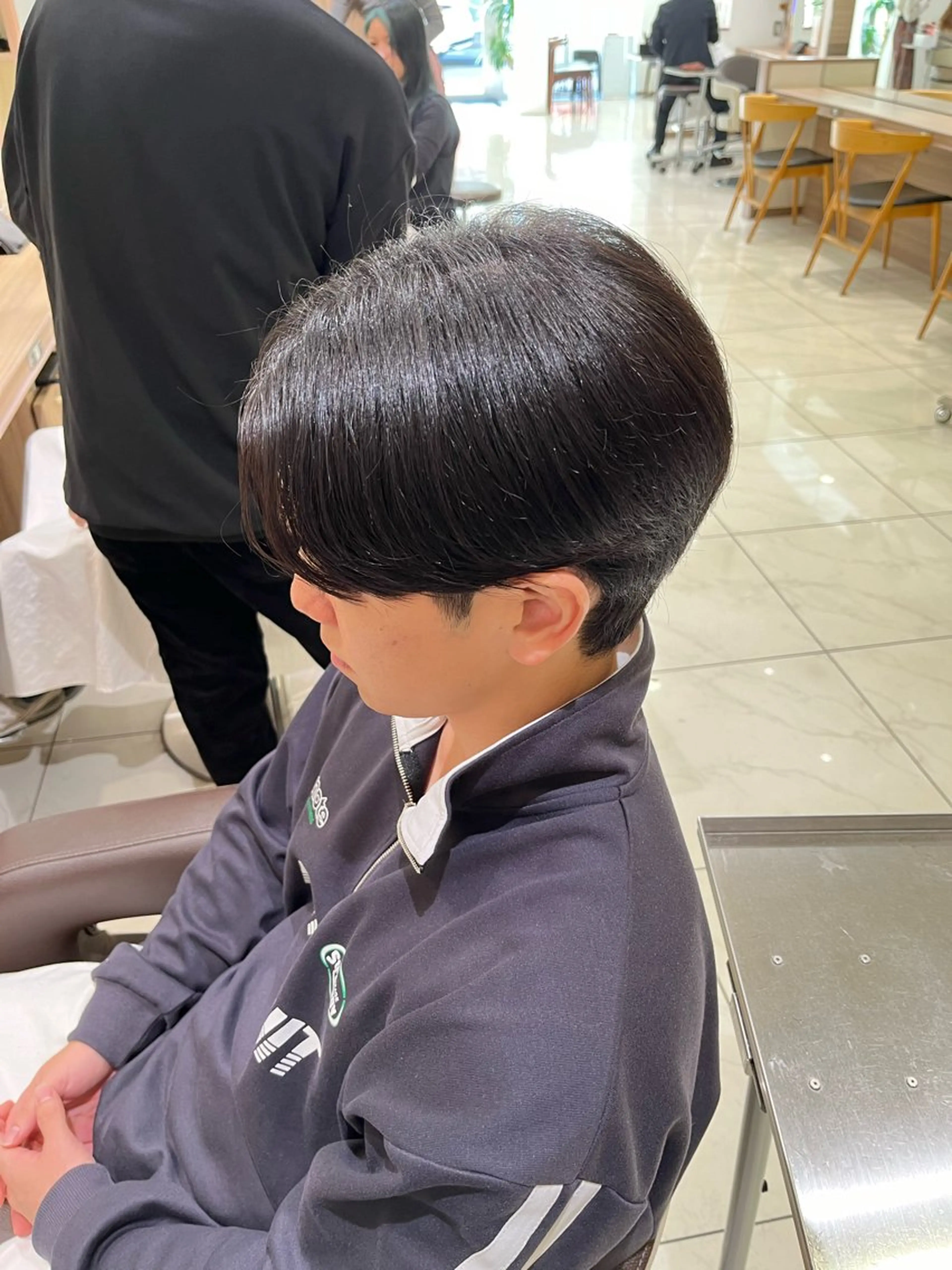 パーマ メンズ メンズブリーチ センターパート フェードカット マッシュ メンズパーマ 【メンズパーマ✨️ フェザーパーマ】岩城のヘアスタイル