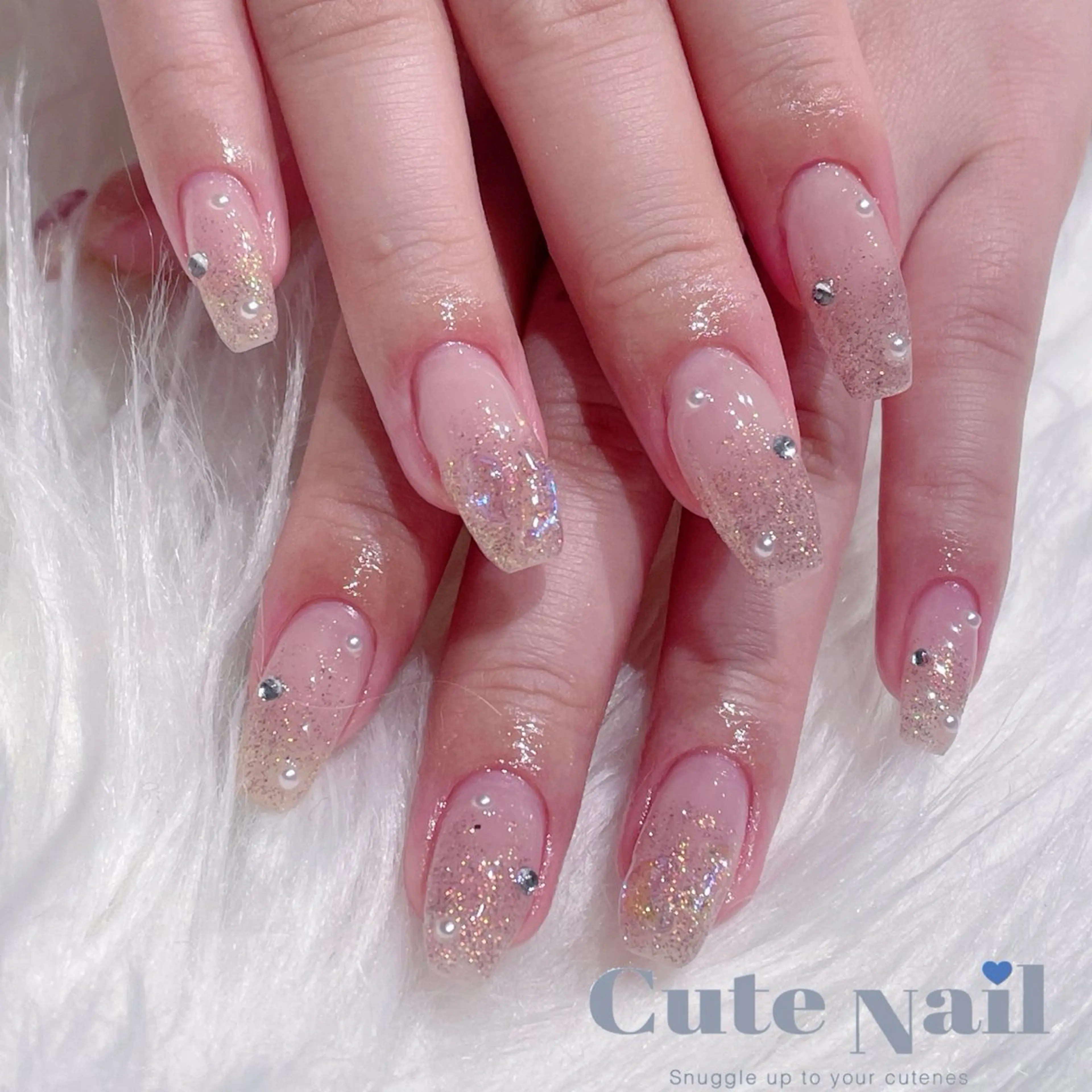 ネイル GO TODAY SHAiRE SALON原宿 Liber所属・️🫧もこ 艶感ネイル🫧のネイルデザイン