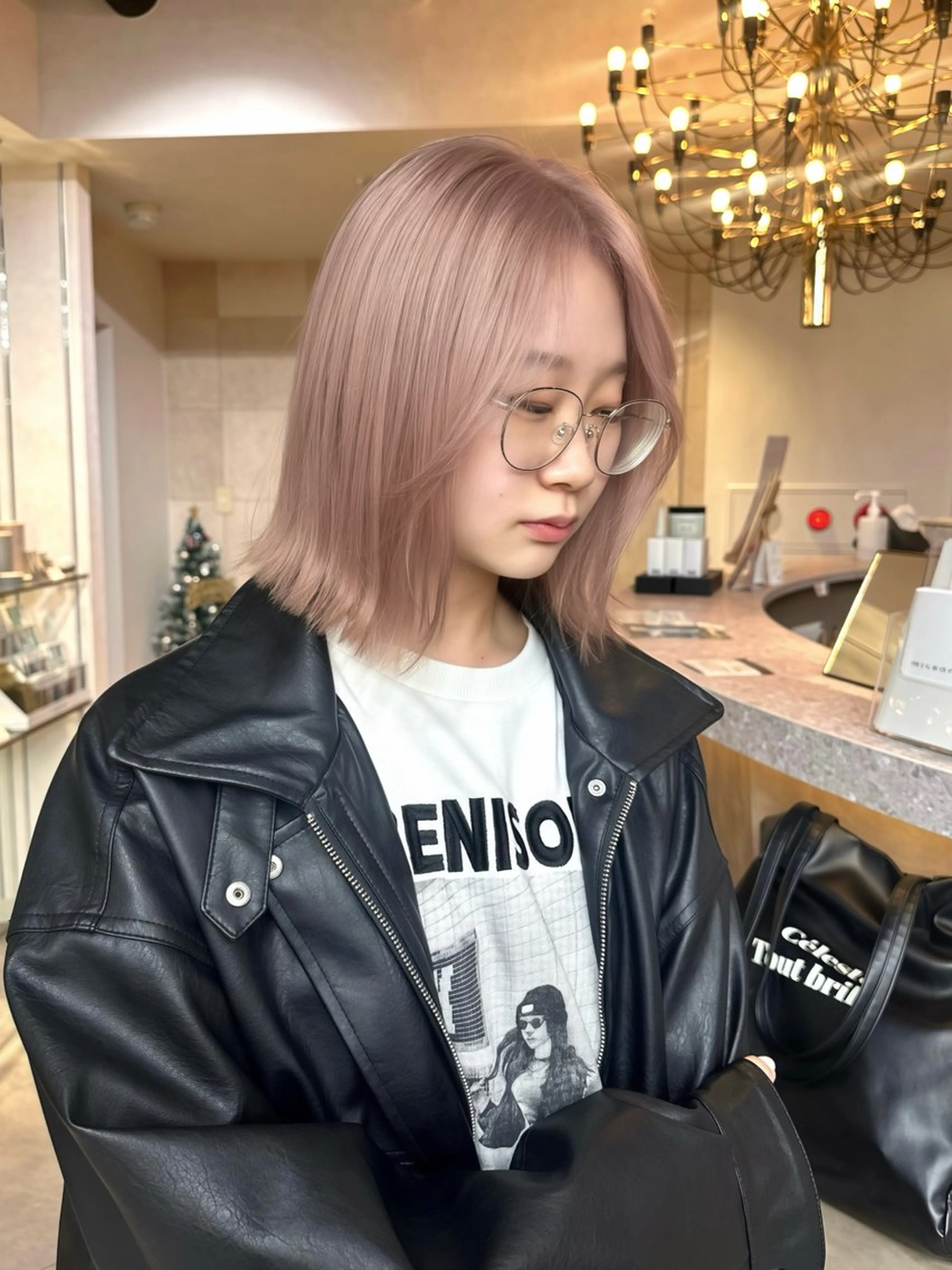 ショート カラー カット ヘアカラー トリートメント 韓国/レイヤー/ 透明感🩶ひかる🩶のヘアスタイル