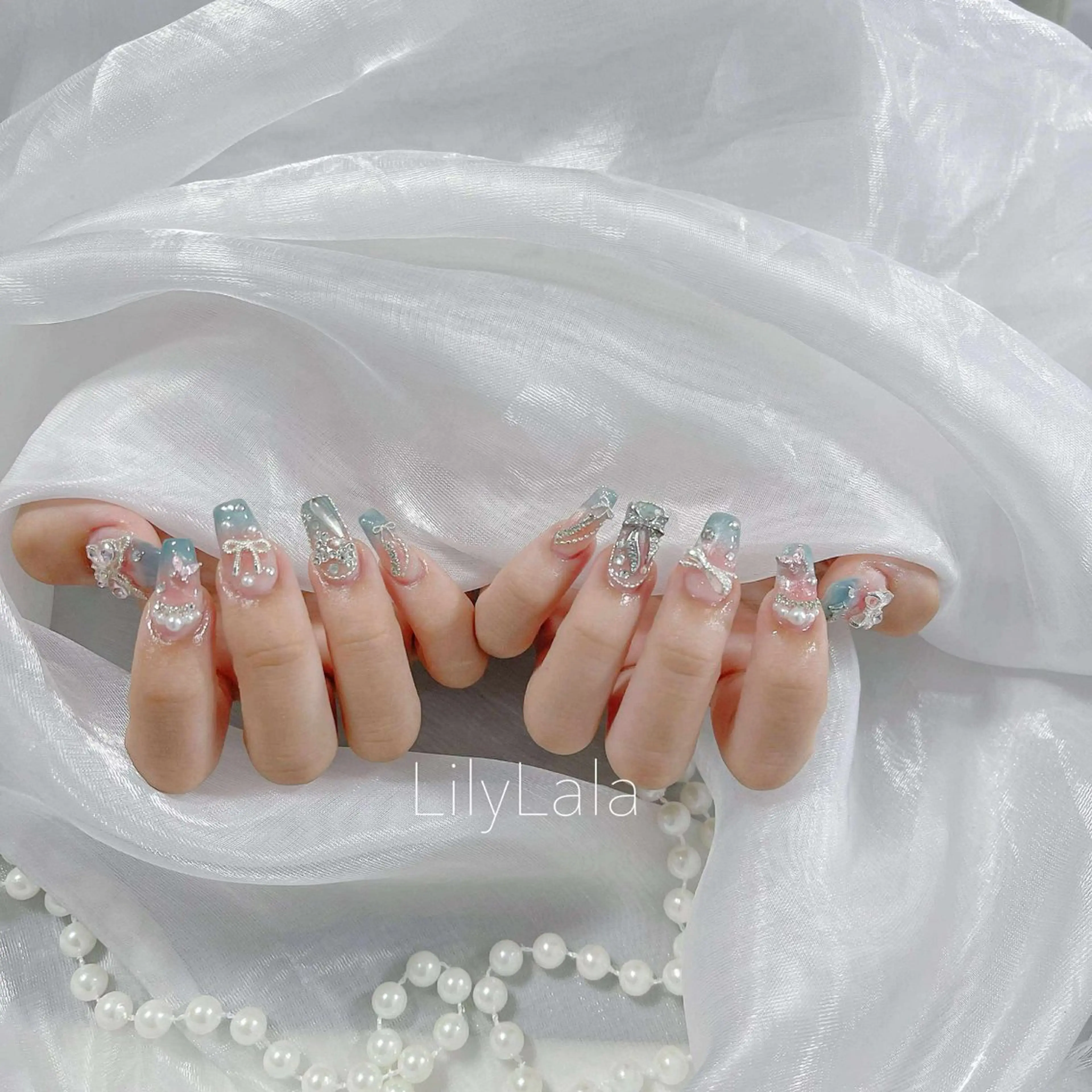 ネイル べっ甲ネイル チークネイル フラッシュネイル フラワーネイル フットネイル ハンドネイル LilyLala Nailsalonのネイルデザイン