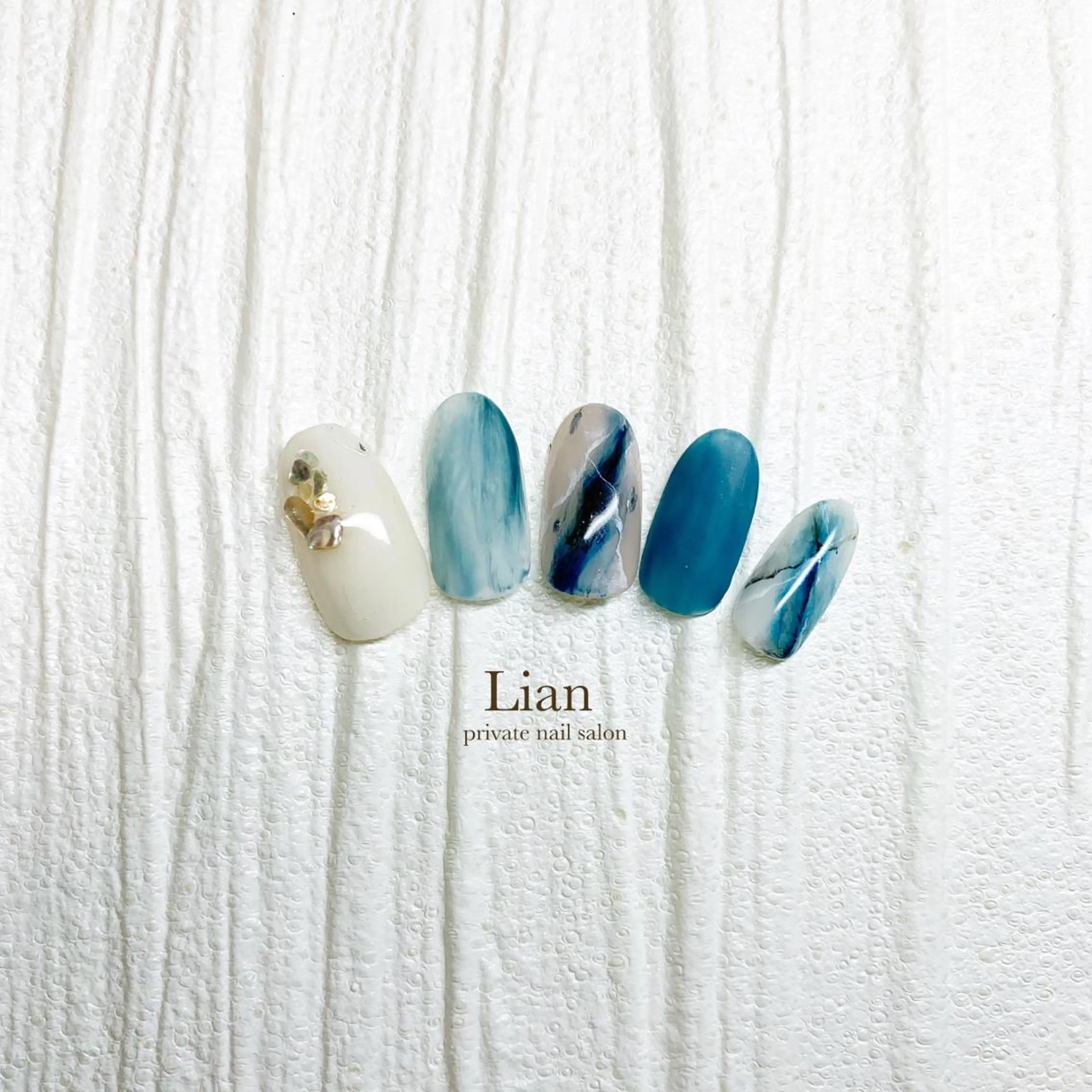 ネイル ブルー ニュアンスネイル シンプルネイル nailsalon Lenoaのネイルデザイン