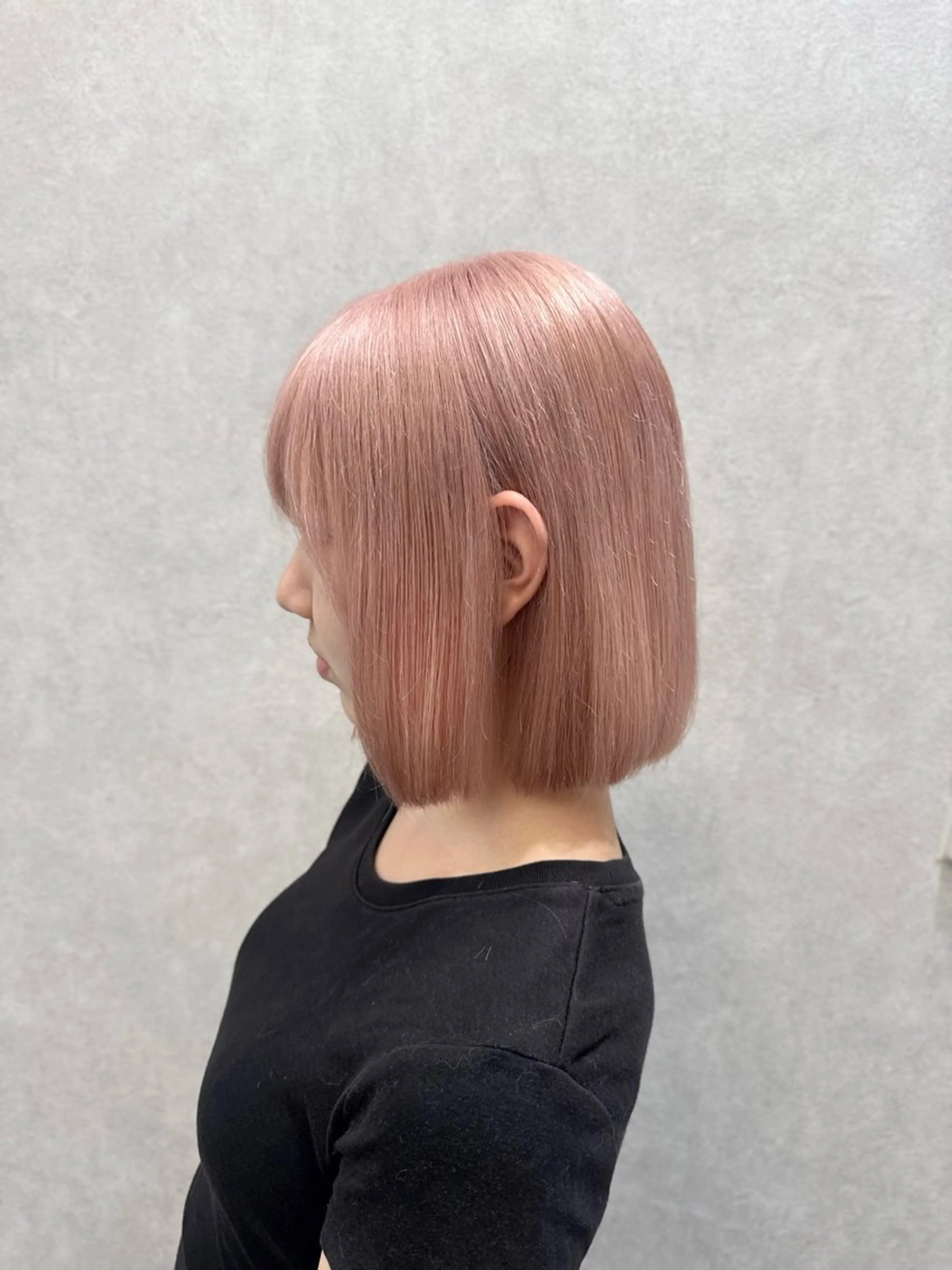 ミディアム karin ボブハイトーンのヘアスタイル