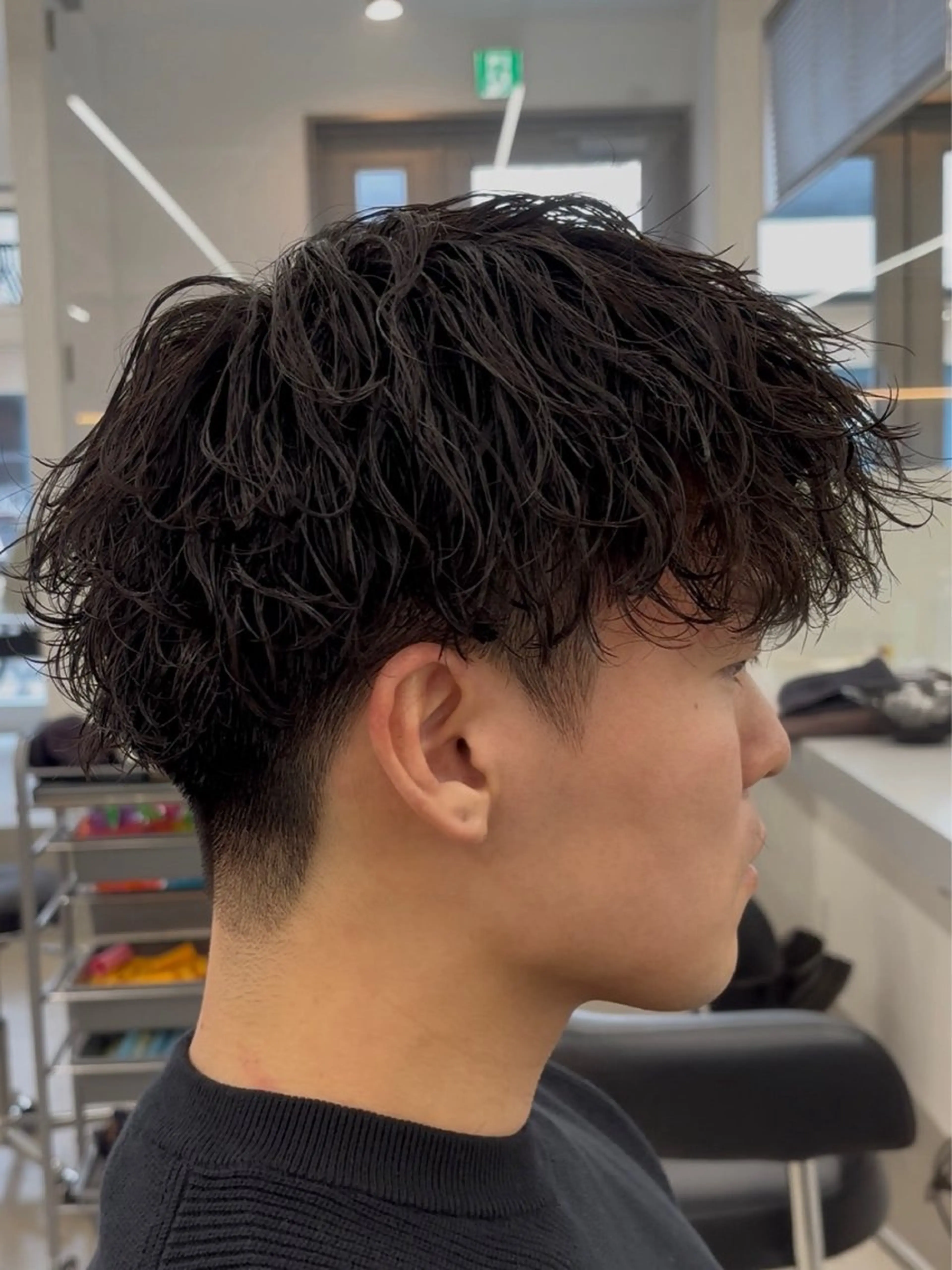 ショート パーマ メンズ マッシュ メンズパーマ ツイストスパイラルパーマ スパイラルパーマ カット パーマ なりたひろと / フェザーパーマのヘアスタイル