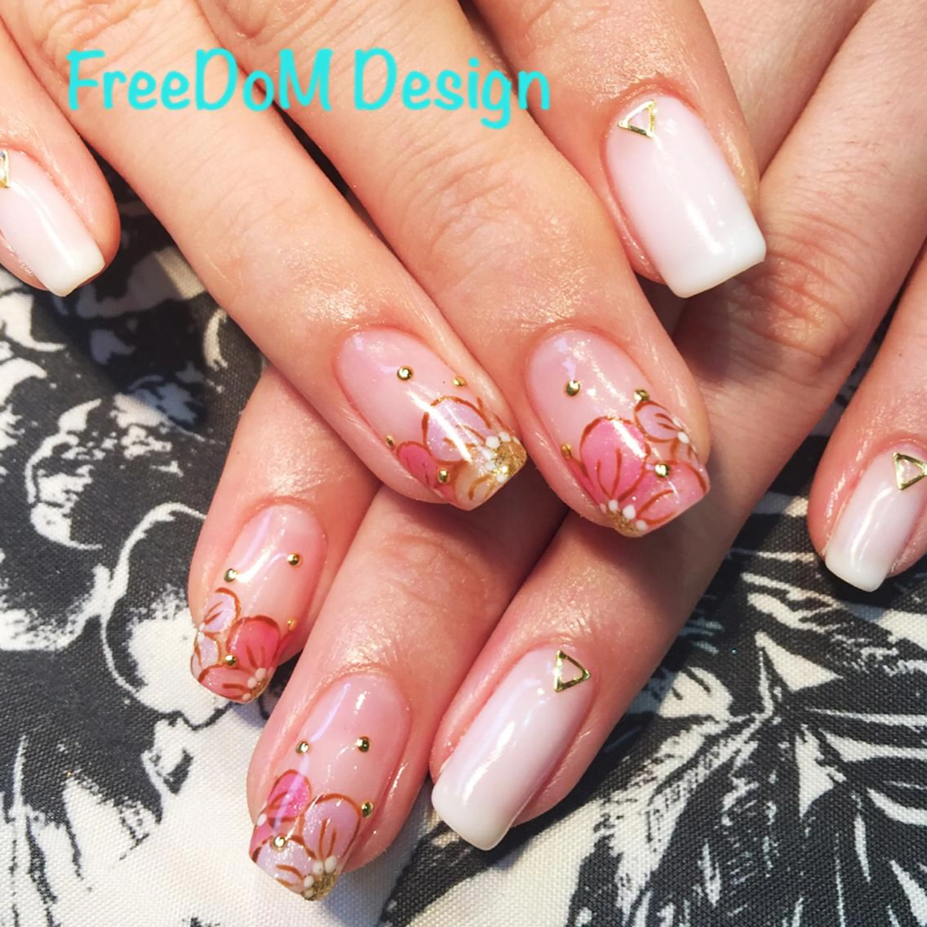 ネイル アートネイル ＦreeDoＭ   Design所属・W KUMIのネイルデザイン