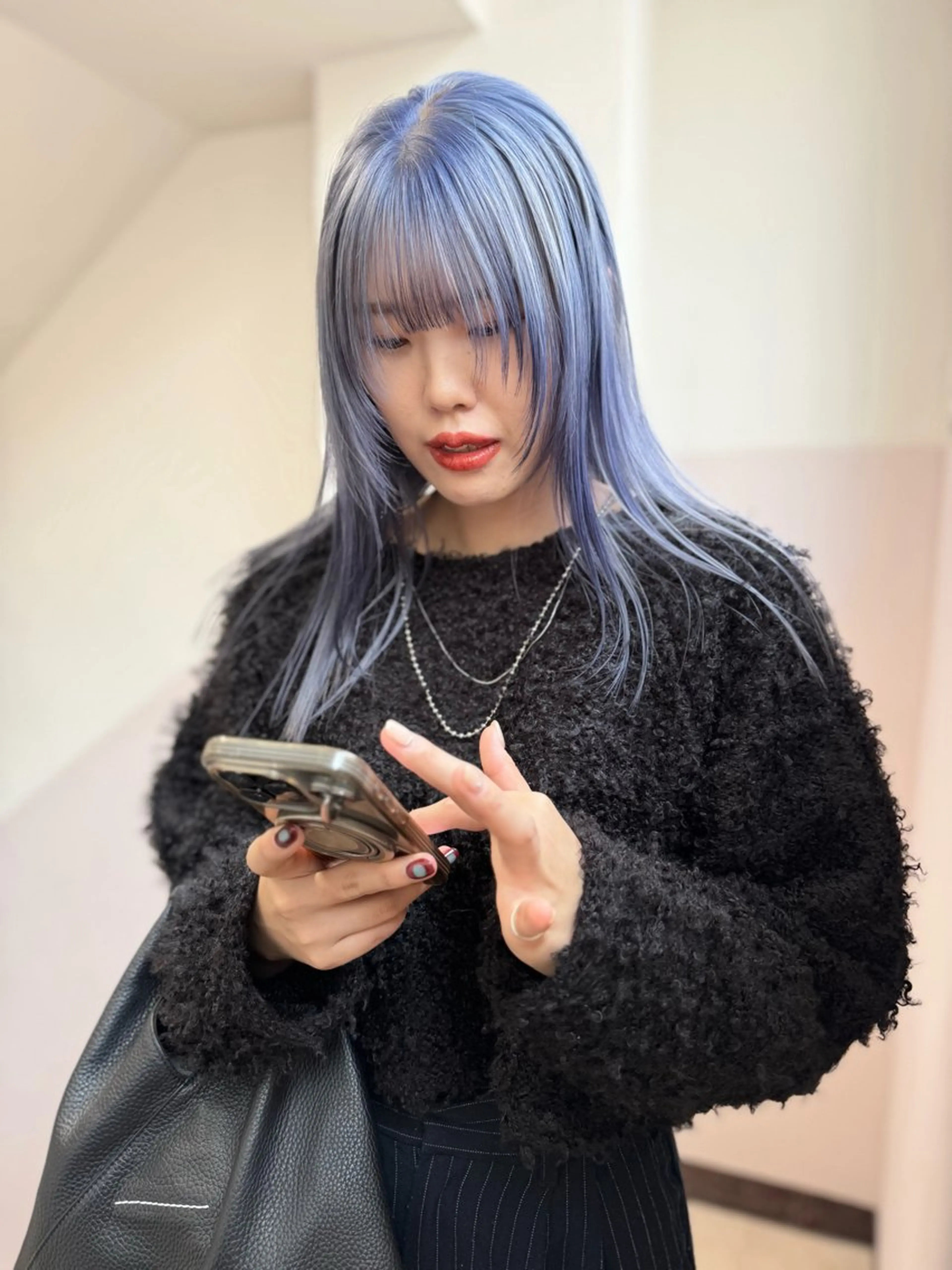 セミロング カラー オカモト ミユウのヘアスタイル