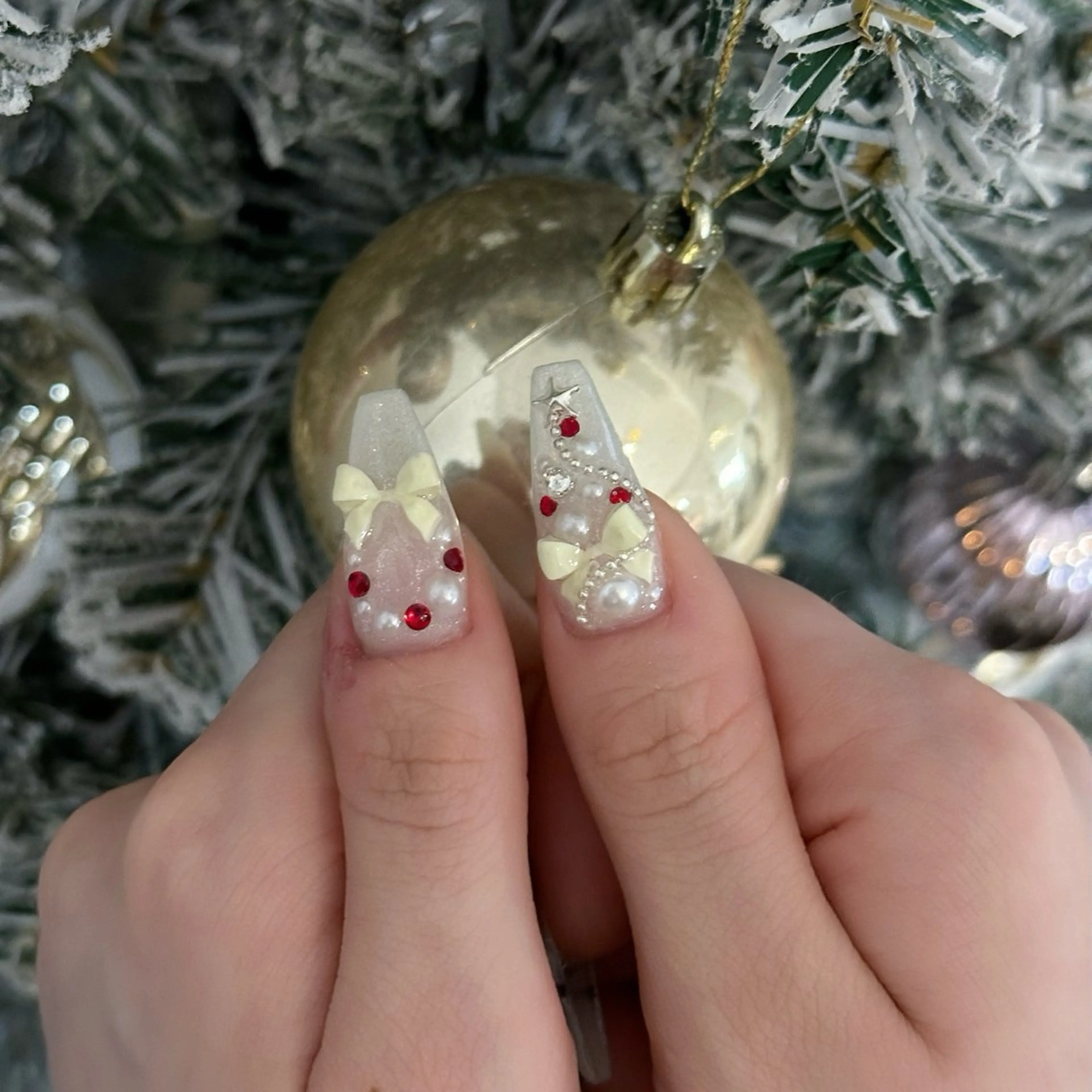 ネイル オーロラネイル ボルドー ブラウン 氷ネイル・うるうるネイル キラキラネイル ハンドネイル Julli ジュリのネイルデザイン