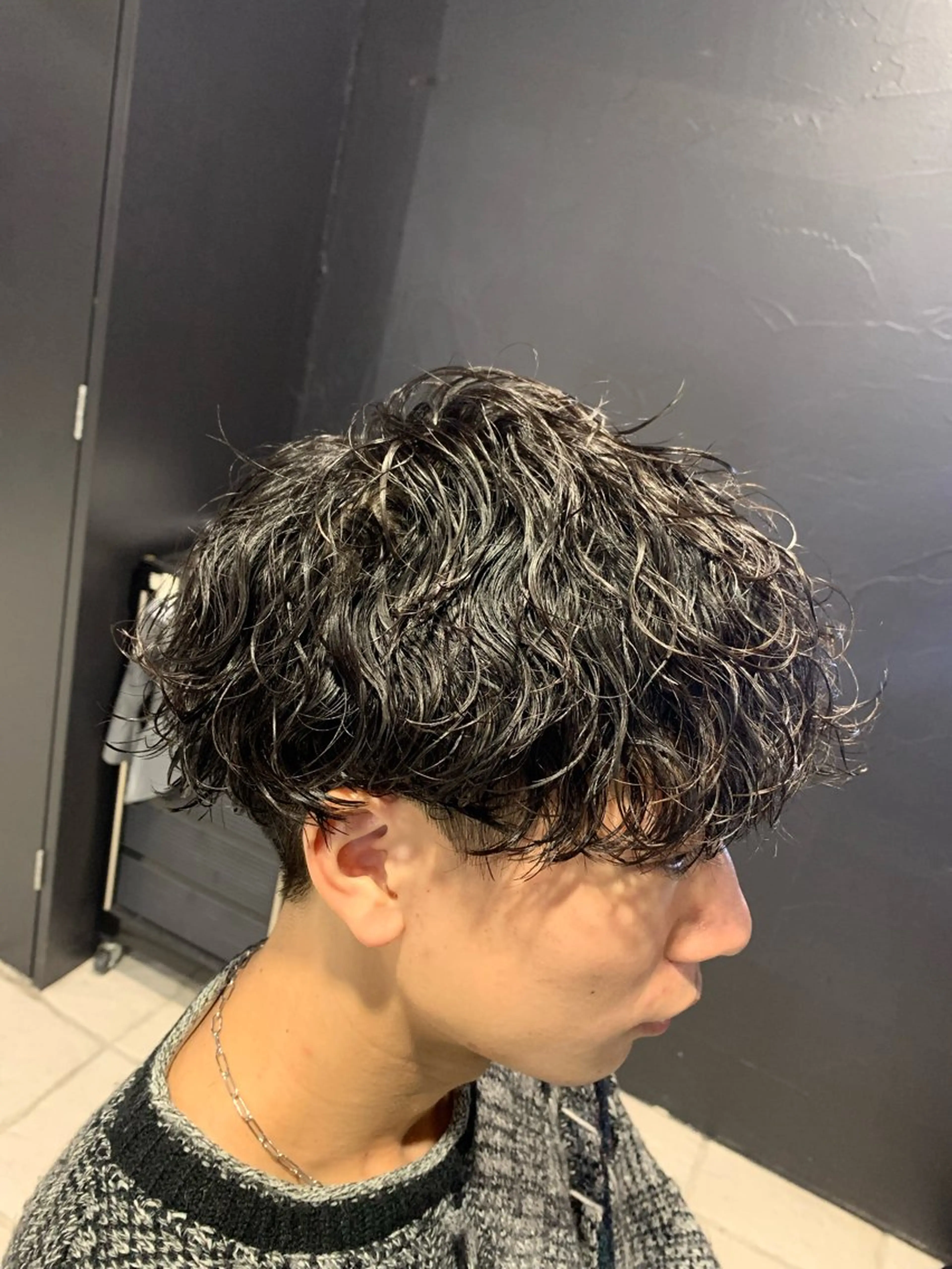 ミディアム メンズ ミディアムパーマ マッシュ メンズパーマ 波巻きパーマ メンズパーマ/難波/ 心斎橋　室園亮佑のヘアスタイル