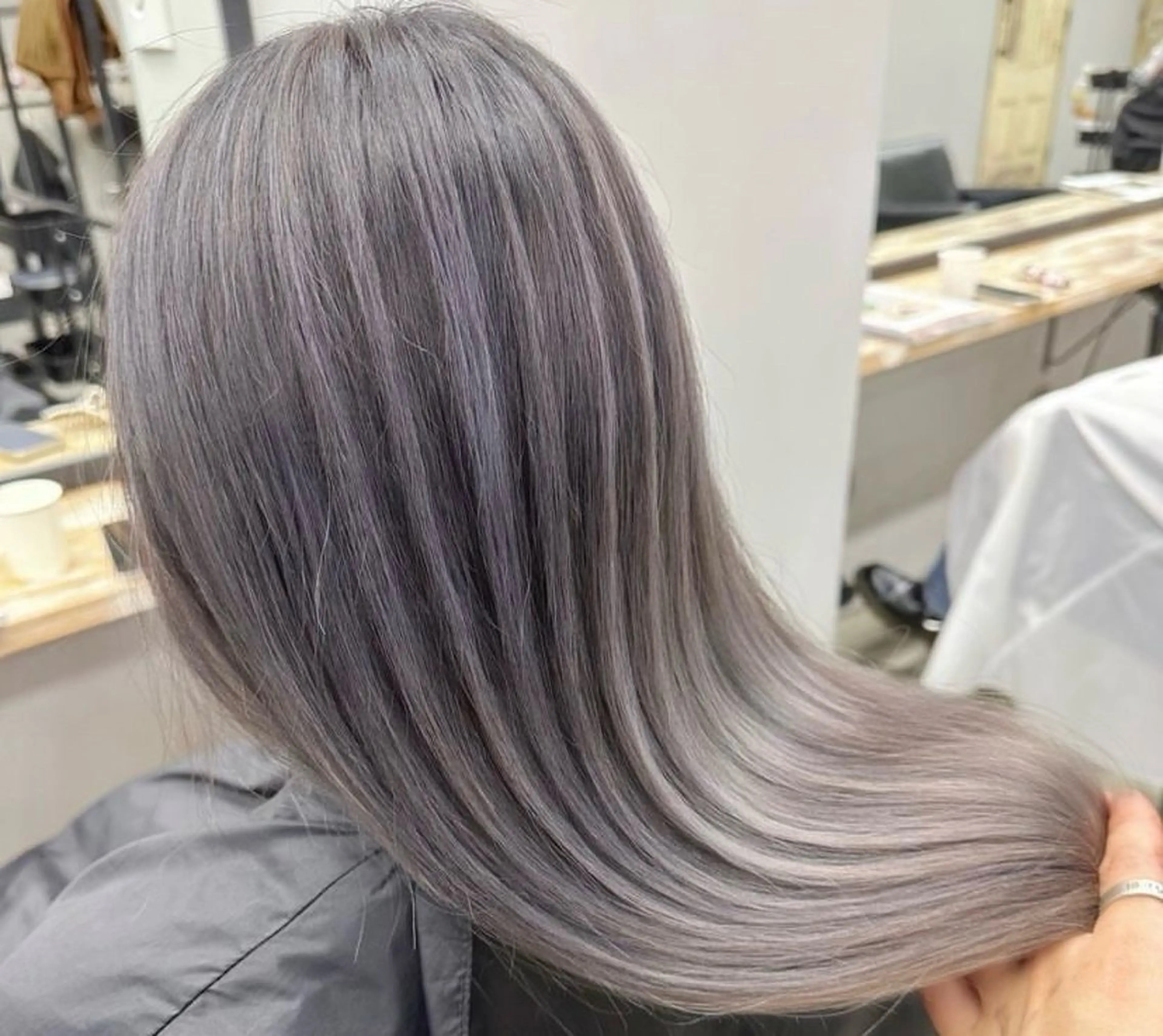 セミロング カラー バレイヤージュ ブリーチ ケアブリーチ ハイライトカラー ハイライト カット ヘアカラー メンズカット/パーマ 艶カラーTAIGA︎のヘアスタイル