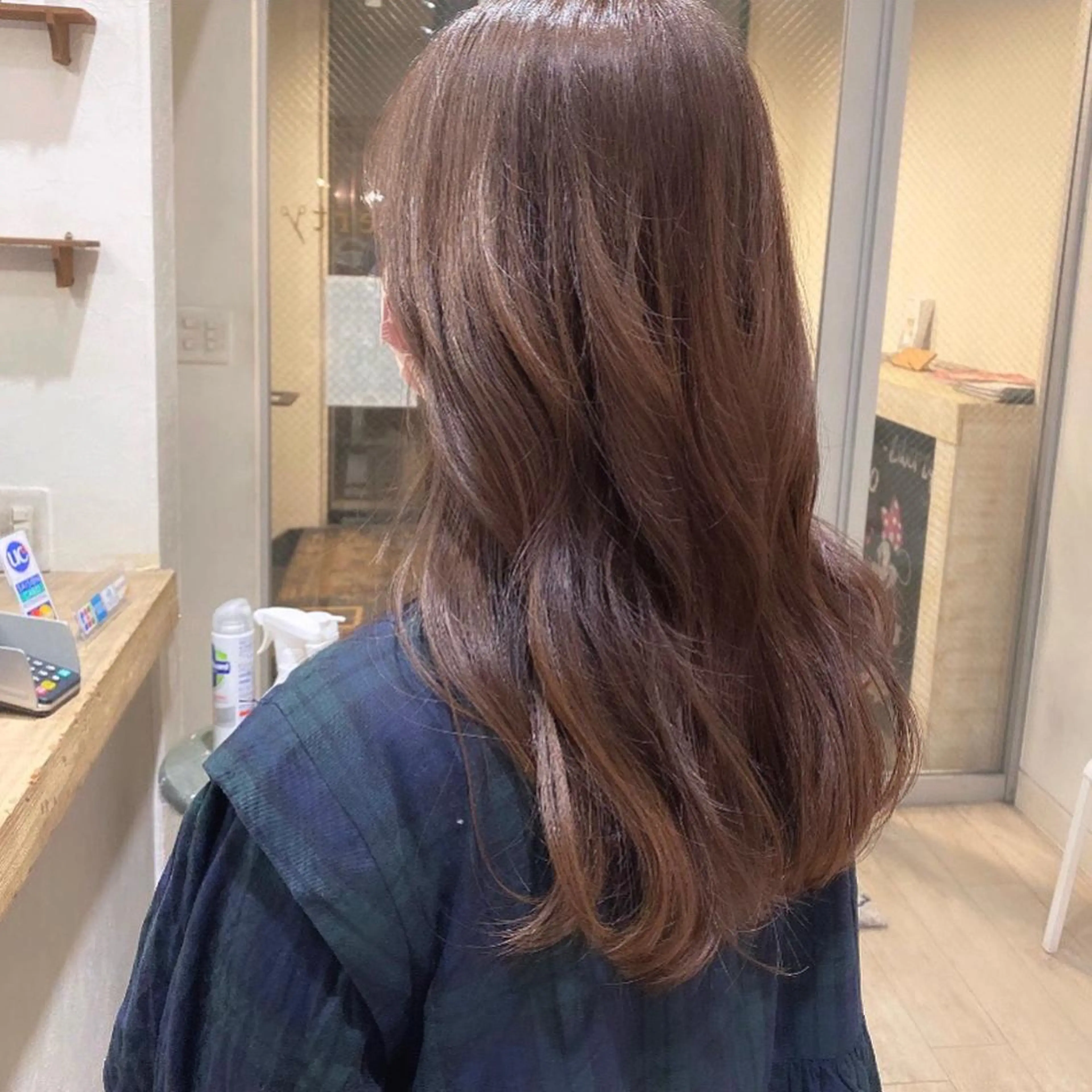 カラー SiLO yuri andoのヘアスタイル