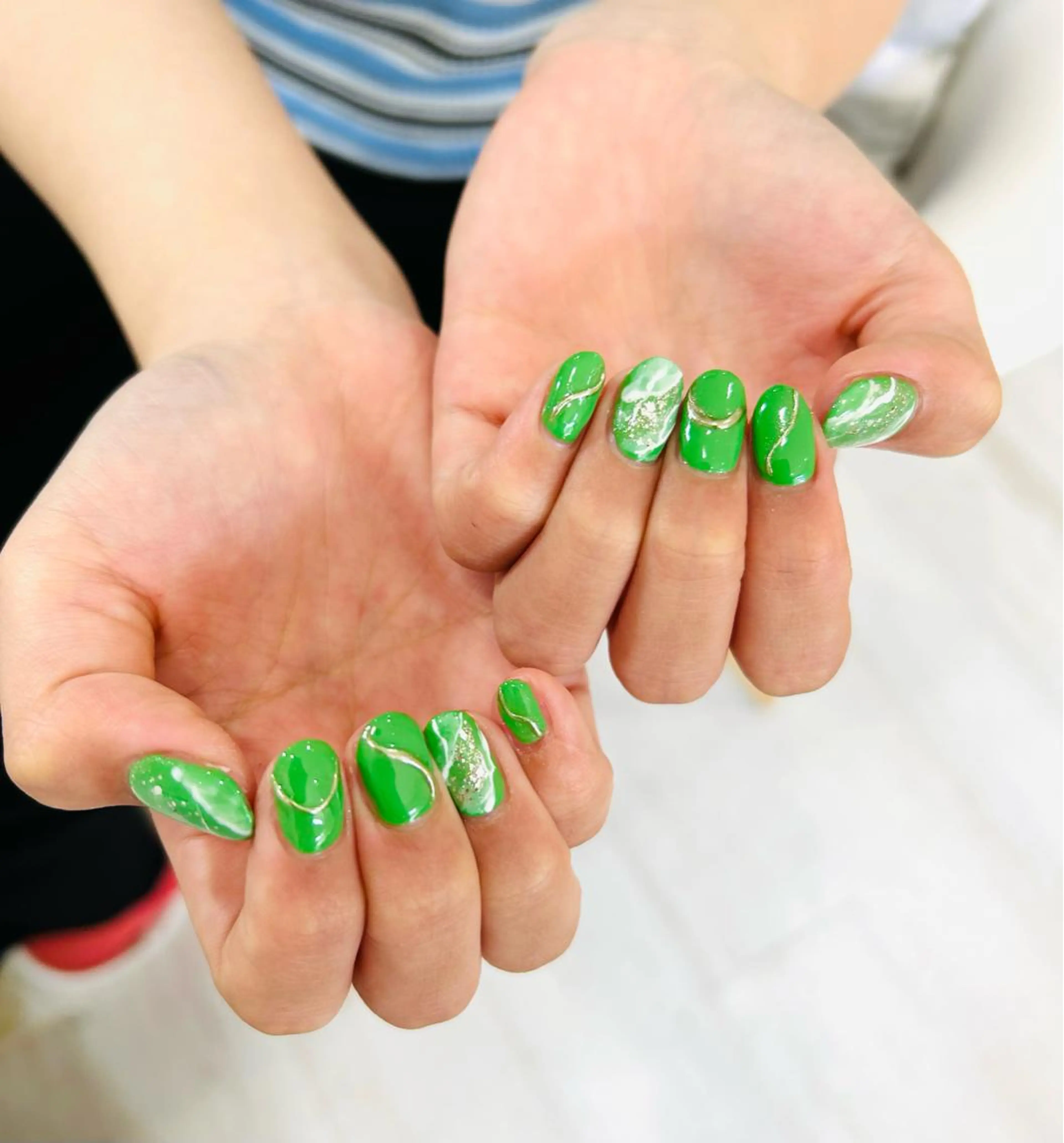 ネイル フラッシュネイル フットネイル フレンチネイル ラメ(グリッター) ラメグラデーション H3(エイチスリー)所属・H3 hitoのネイルデザイン