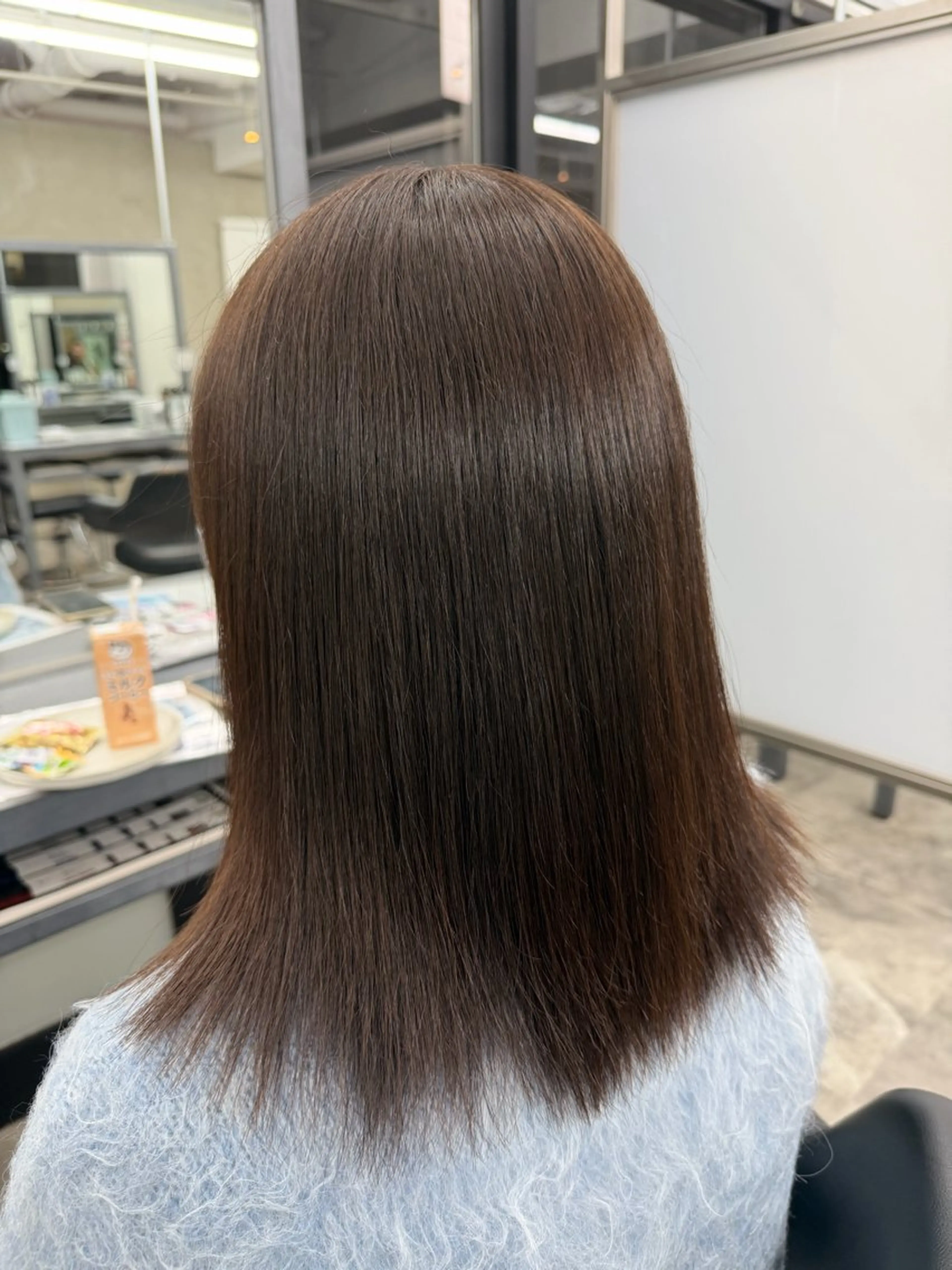 セミロング ヘアカラー 暖色カラー得意🔥 栗俣嵐のヘアスタイル