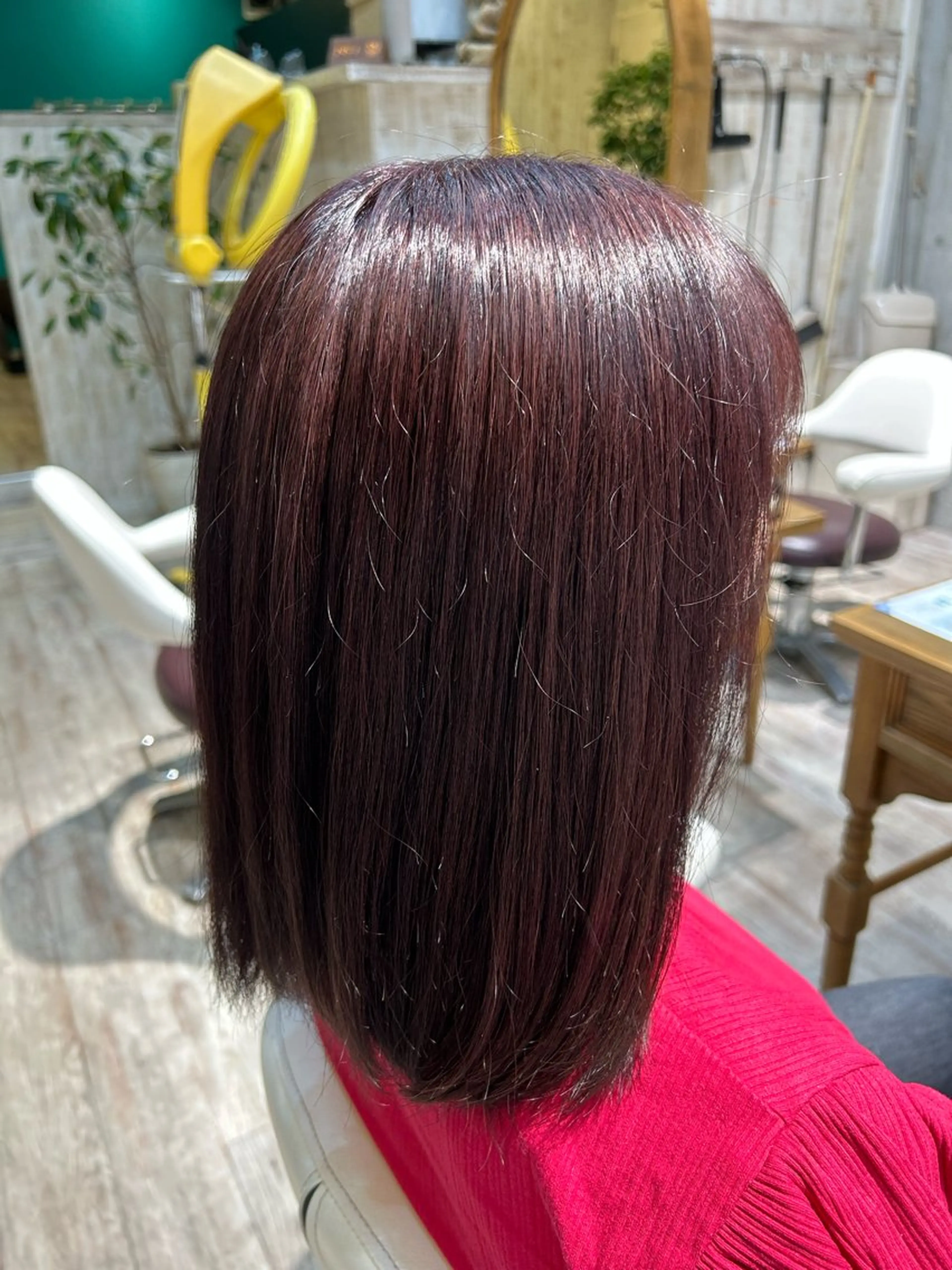 ミディアム カラー LA・BEAU 赤羽店所属・千葉 優奈のヘアスタイル