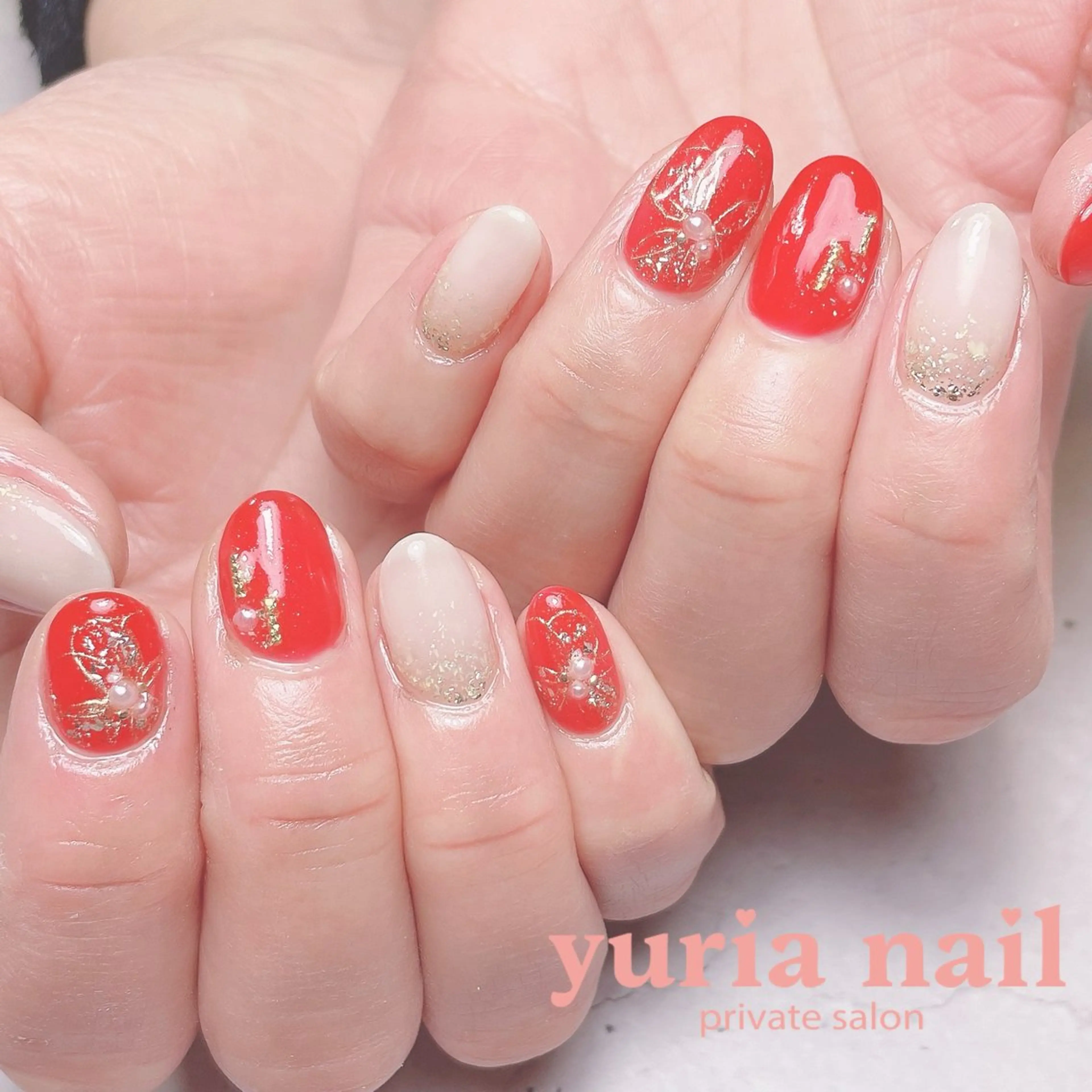 ネイル フラワーネイル ジェルネイル ゴールド グラデーション キラキラネイル ハンドネイル 小林 ゆりあのネイルデザイン