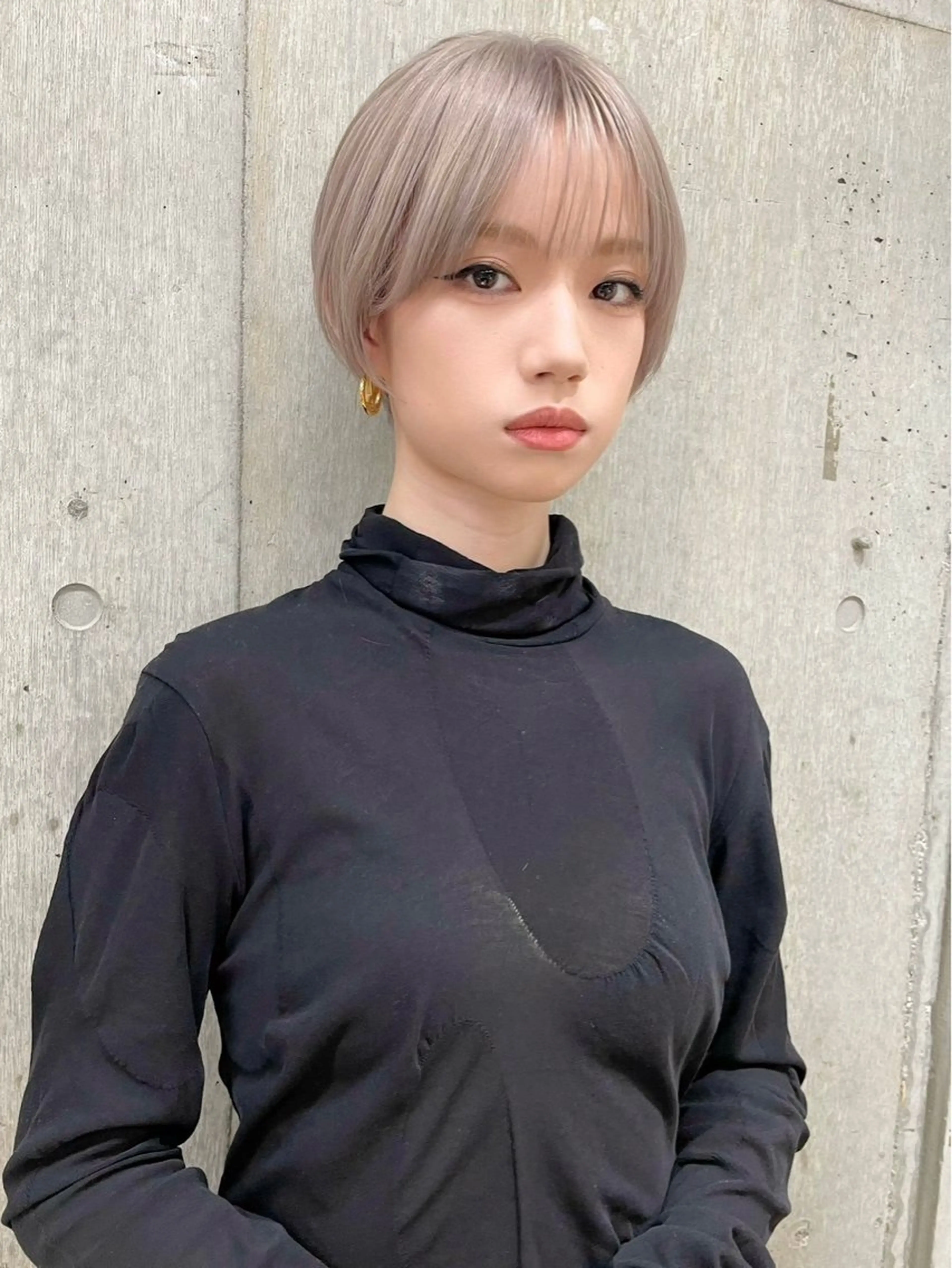 ショート ⭐ハイトーンブリーチ ミルクティーピンクのヘアスタイル