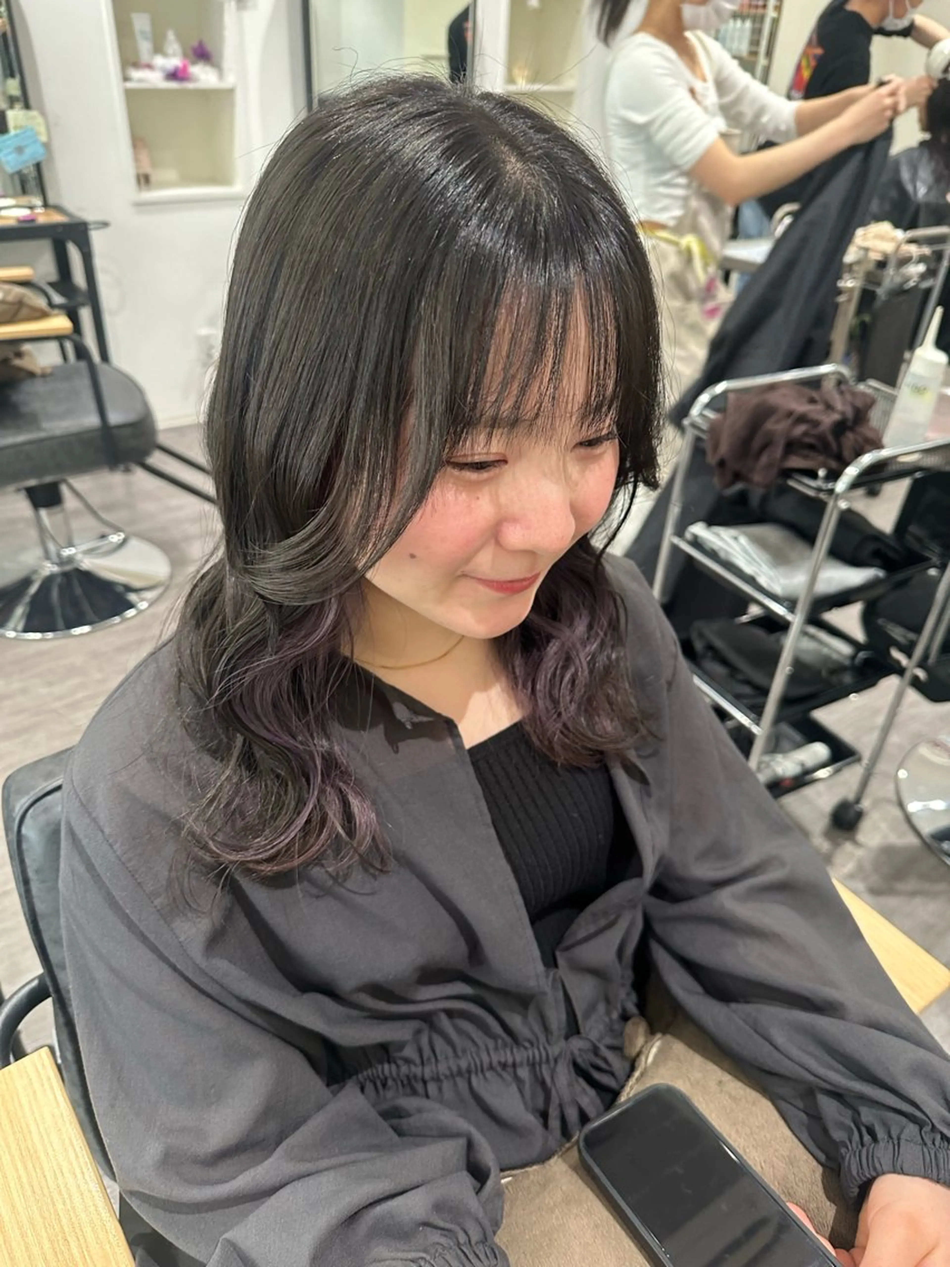 ミディアム カラー ダークグレー ラベンダーカラー 艶髪レイヤー上田 紗也🇰🇷💗のヘアスタイル