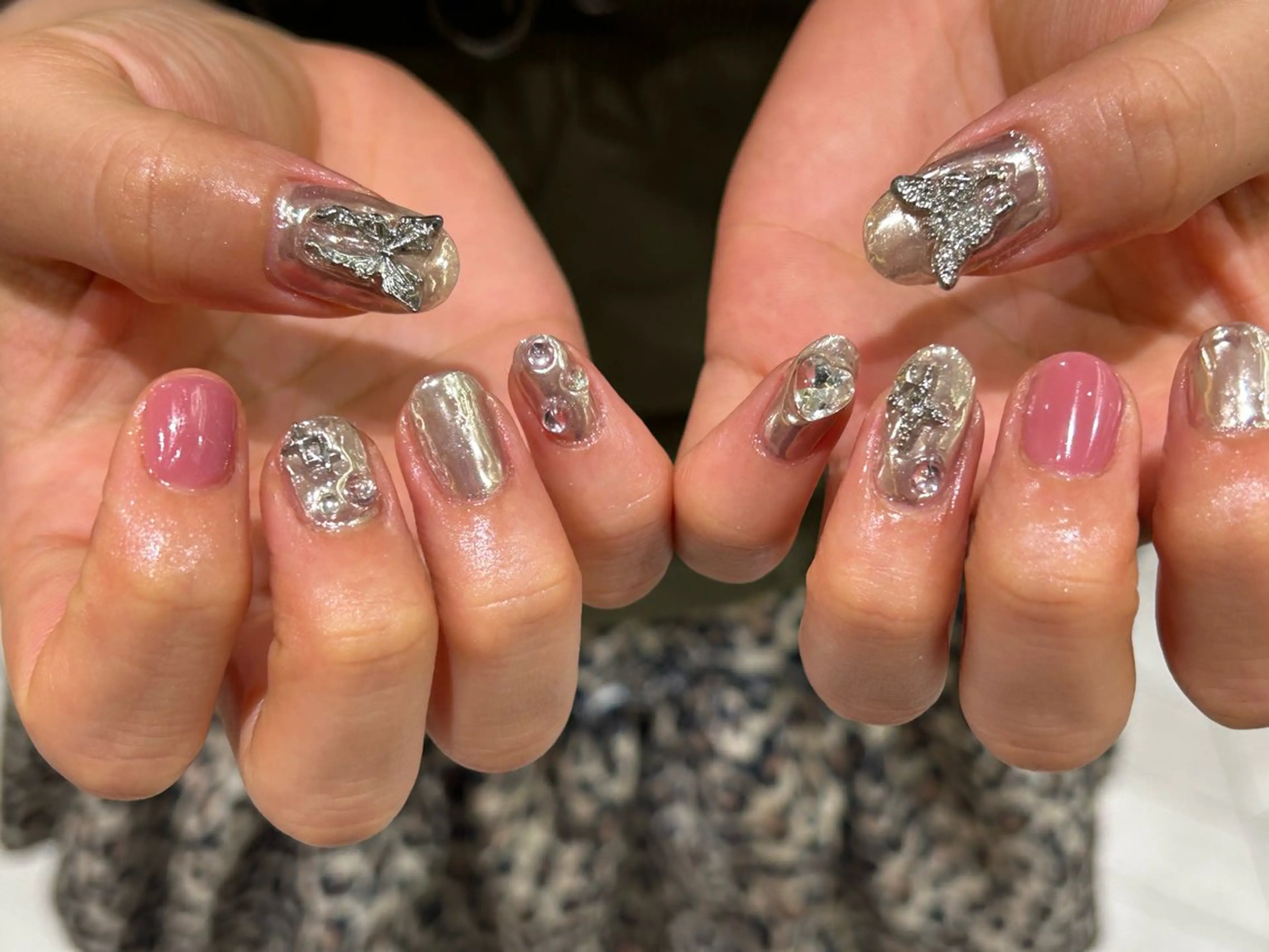 ネイル ꪆৎ平行アーチ ྀི ワカナの眉毛・アイブロウイメージ