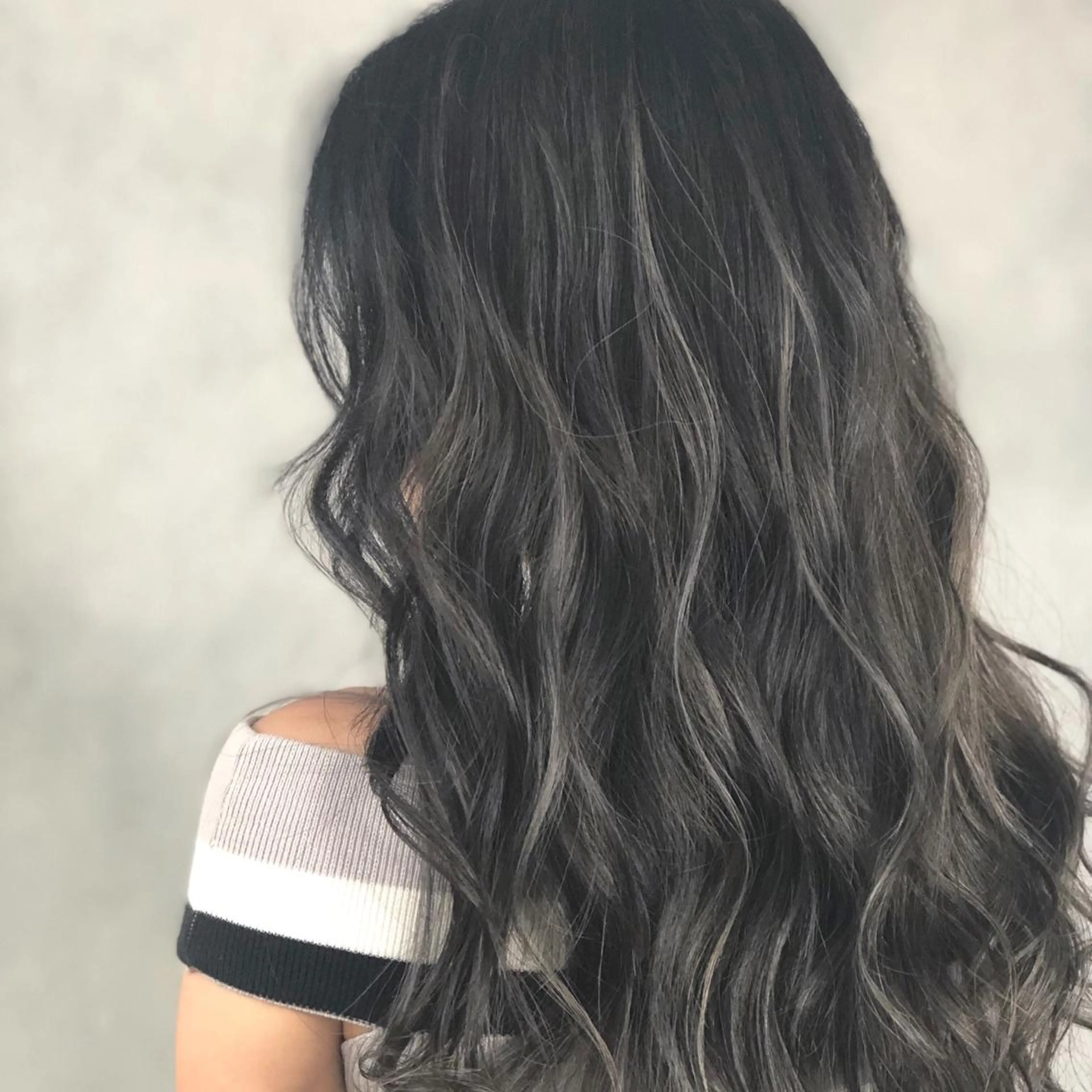 ロング カラー ハイライトカラー ハイライト ORIKA 美容室のヘアスタイル