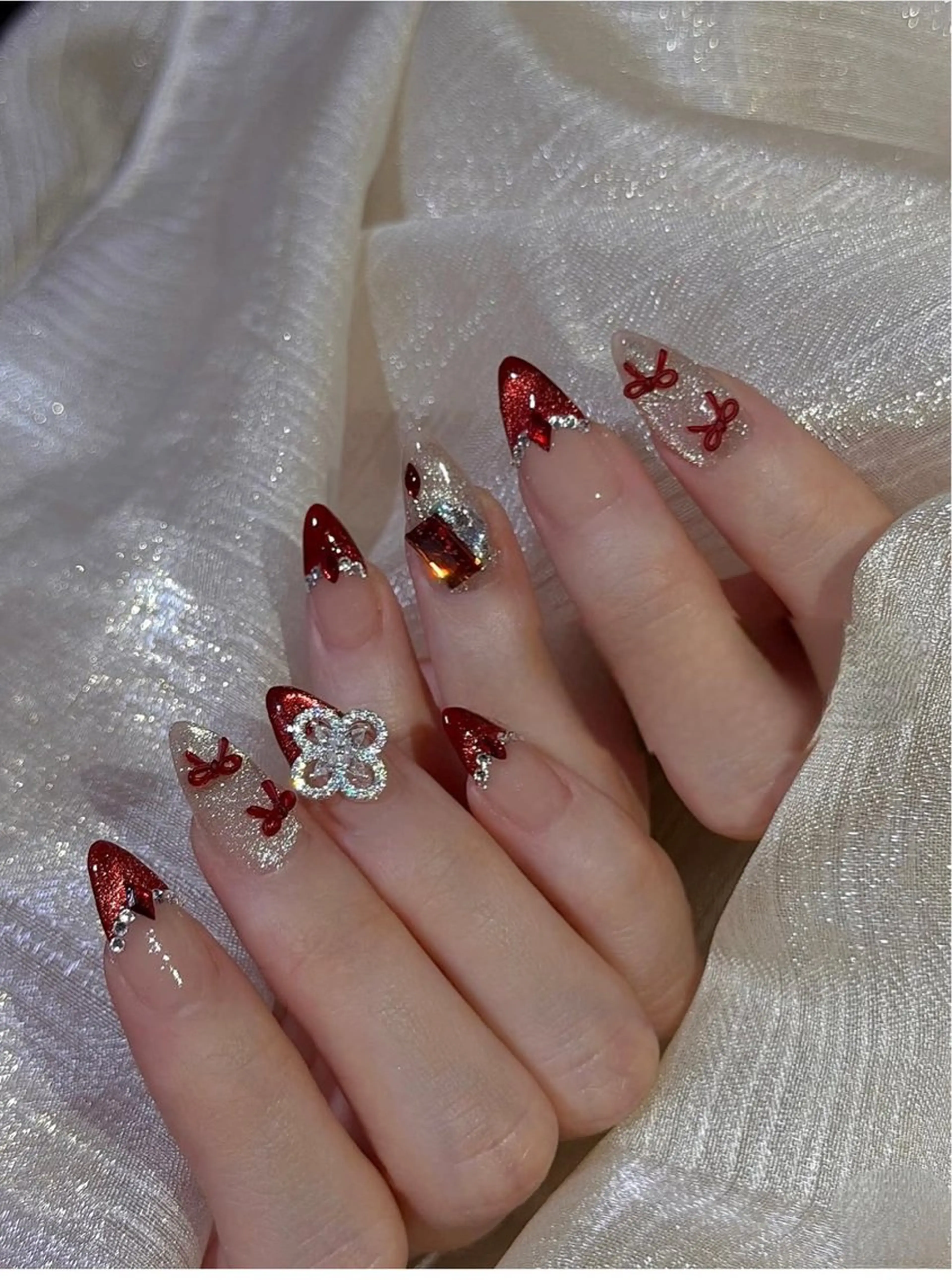 ネイル キラキラネイル マグネットネイル ミラーネイル ニュアンスネイル 春ネイル ハンドネイル Lyna 池袋のネイルデザイン