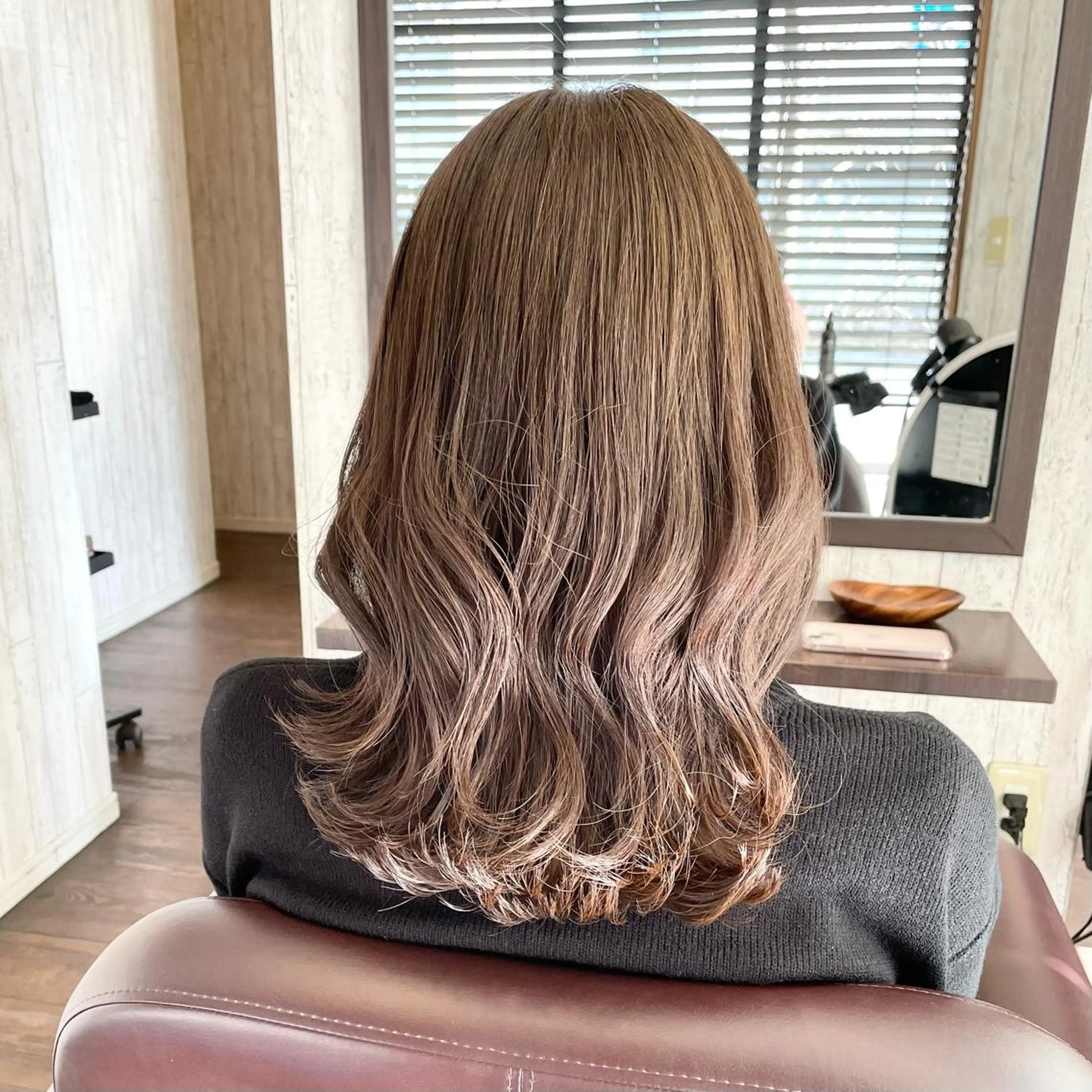 ミディアム カラー 髪質改善&Spa fee 南越谷店2号店所属・岩井 夏生のヘアスタイル