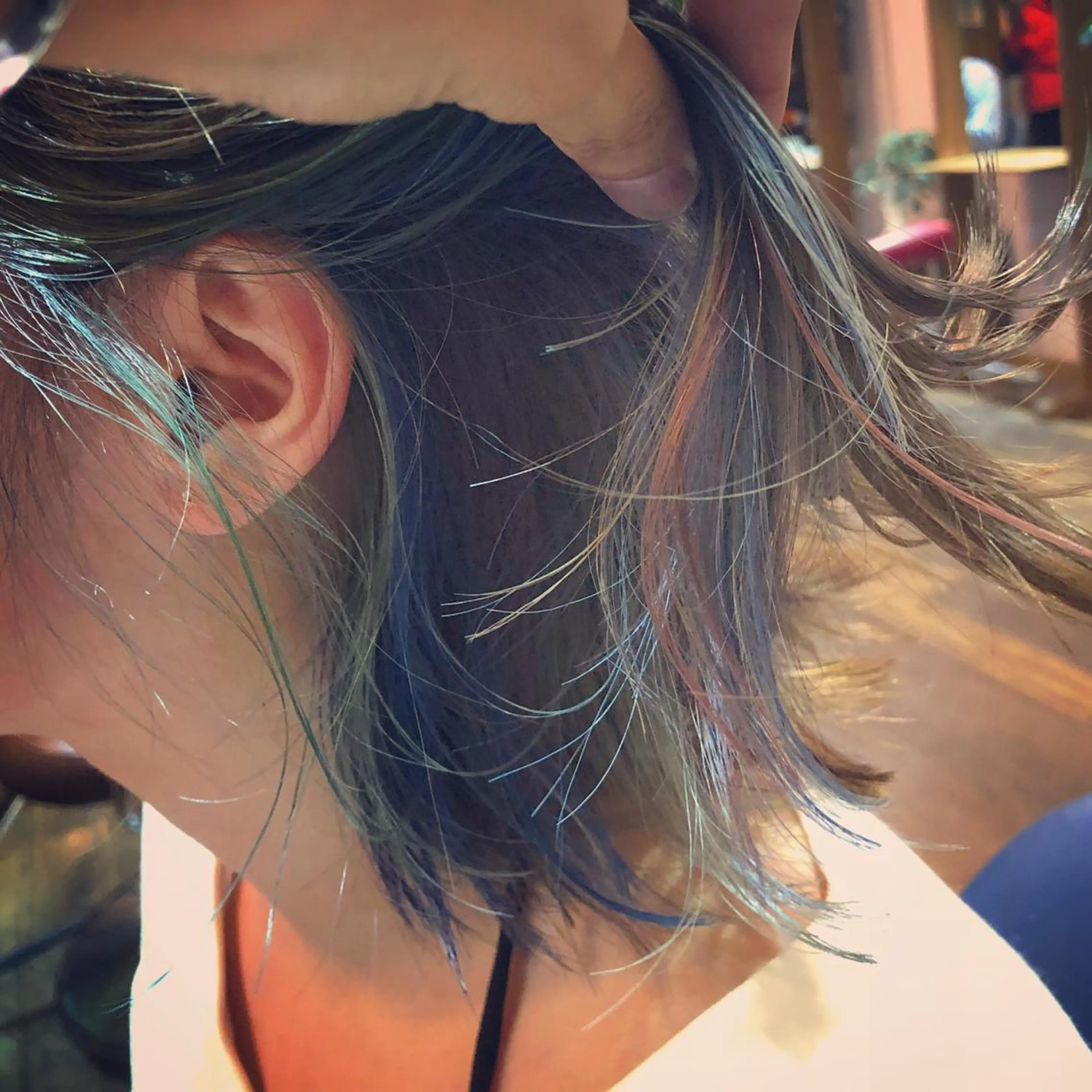 ショート カラー アッシュ バレイヤージュ ミストバング ベージュカラー ブリーチ カット ヘアカラー トリートメント 原宿サロン代表 デザインカラー伊藤卓のヘアスタイル