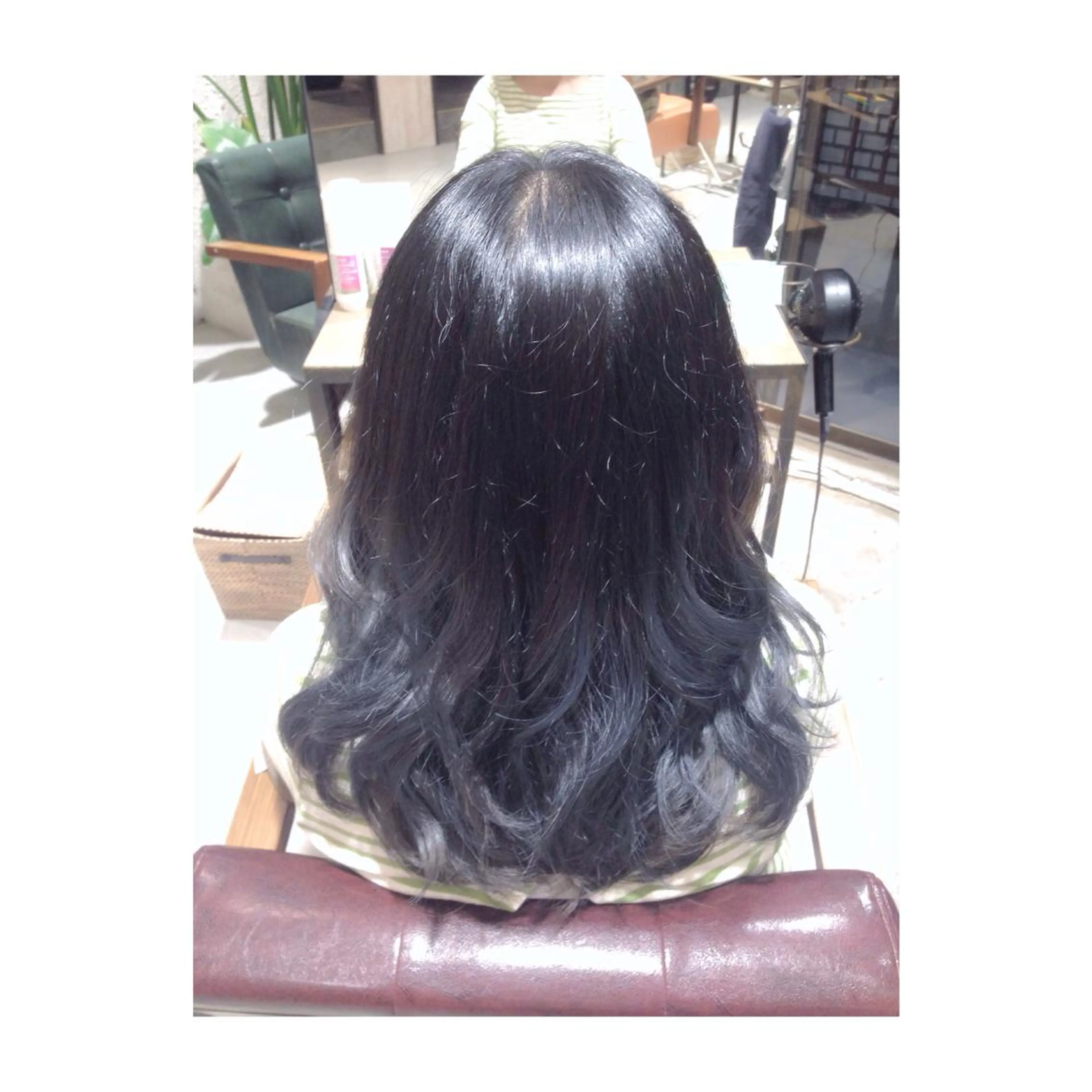 ミディアム セミロング ロング カラー アオガミ （前髪顔周りカット）のヘアスタイル