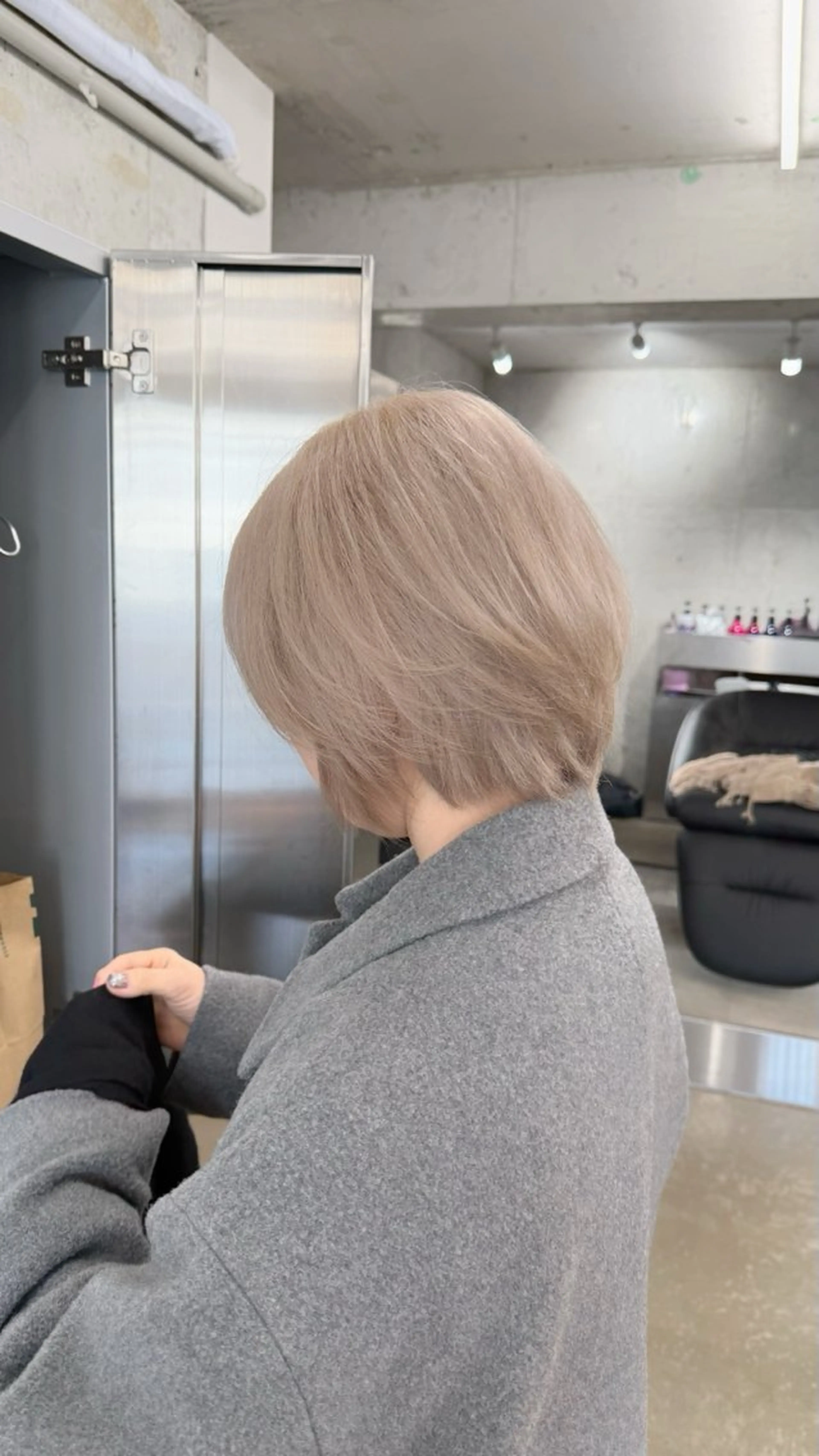 【1日1名限定】ケアブリーチ+透明感カラー+うる艶トリートメントの写真