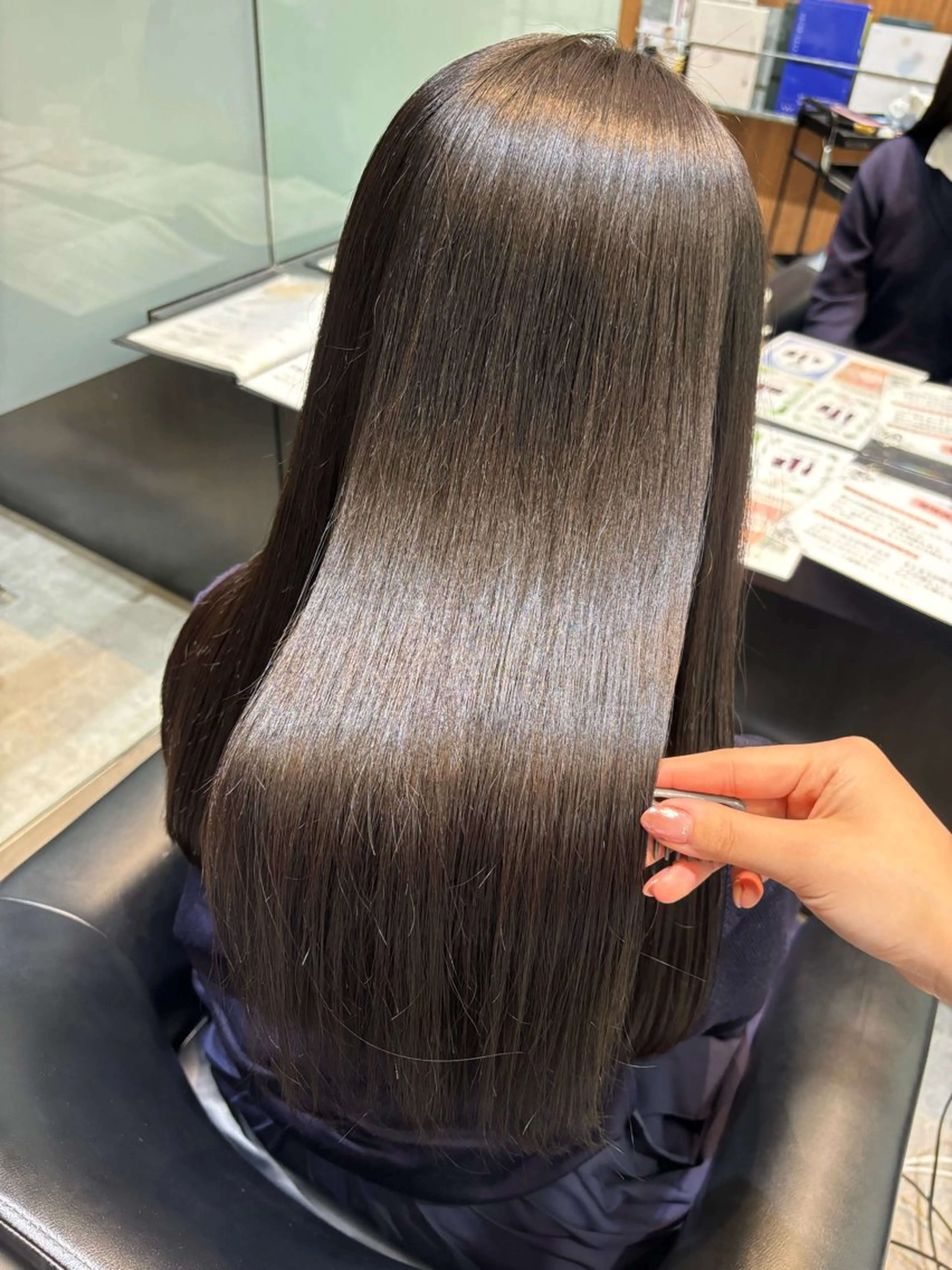 ロング 縮毛矯正 林 美月のヘアスタイル