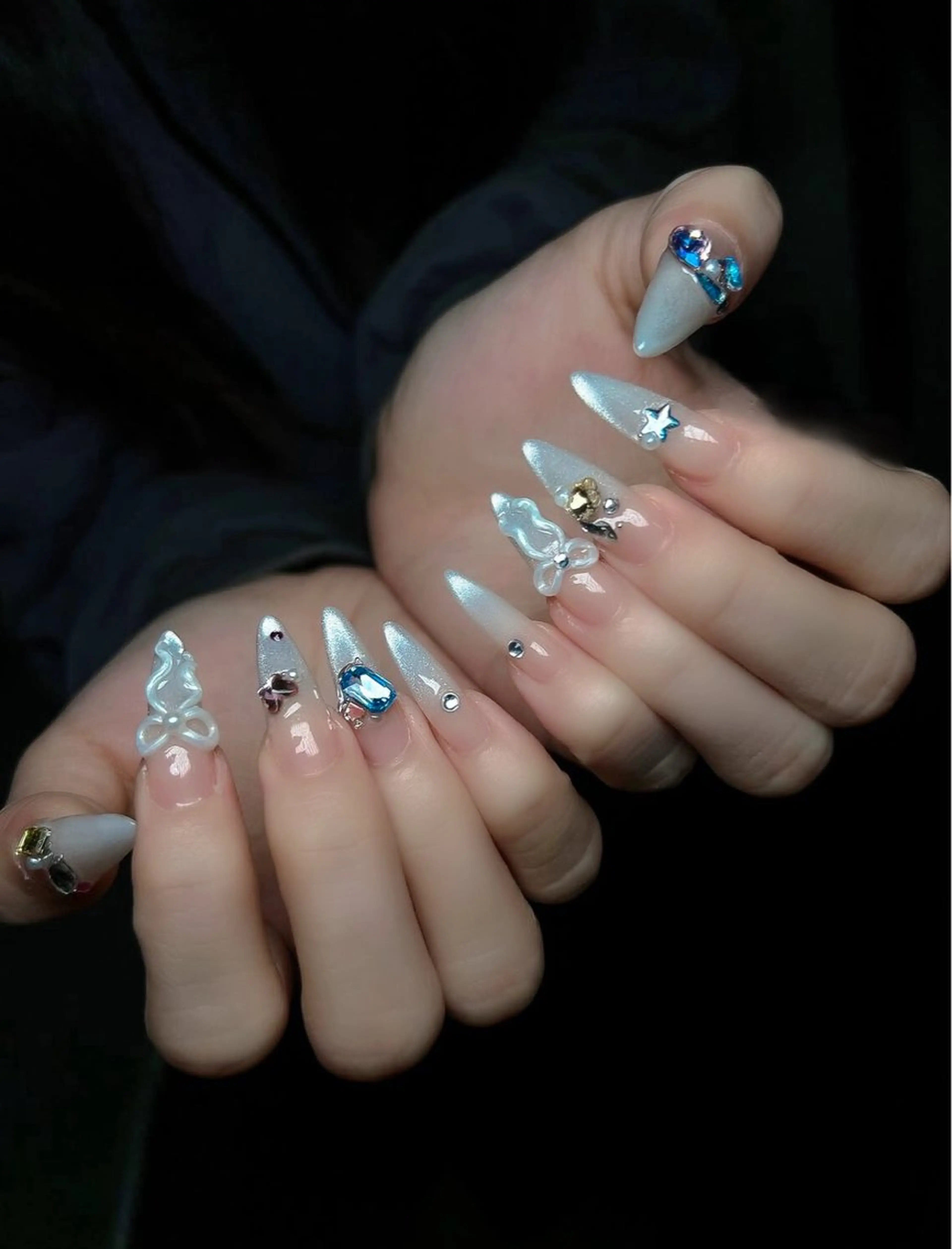 ネイル アートネイル ハロウィン キラキラネイル シンプルネイル ハンドネイル ハンドケア Panda chan Novaのネイルデザイン