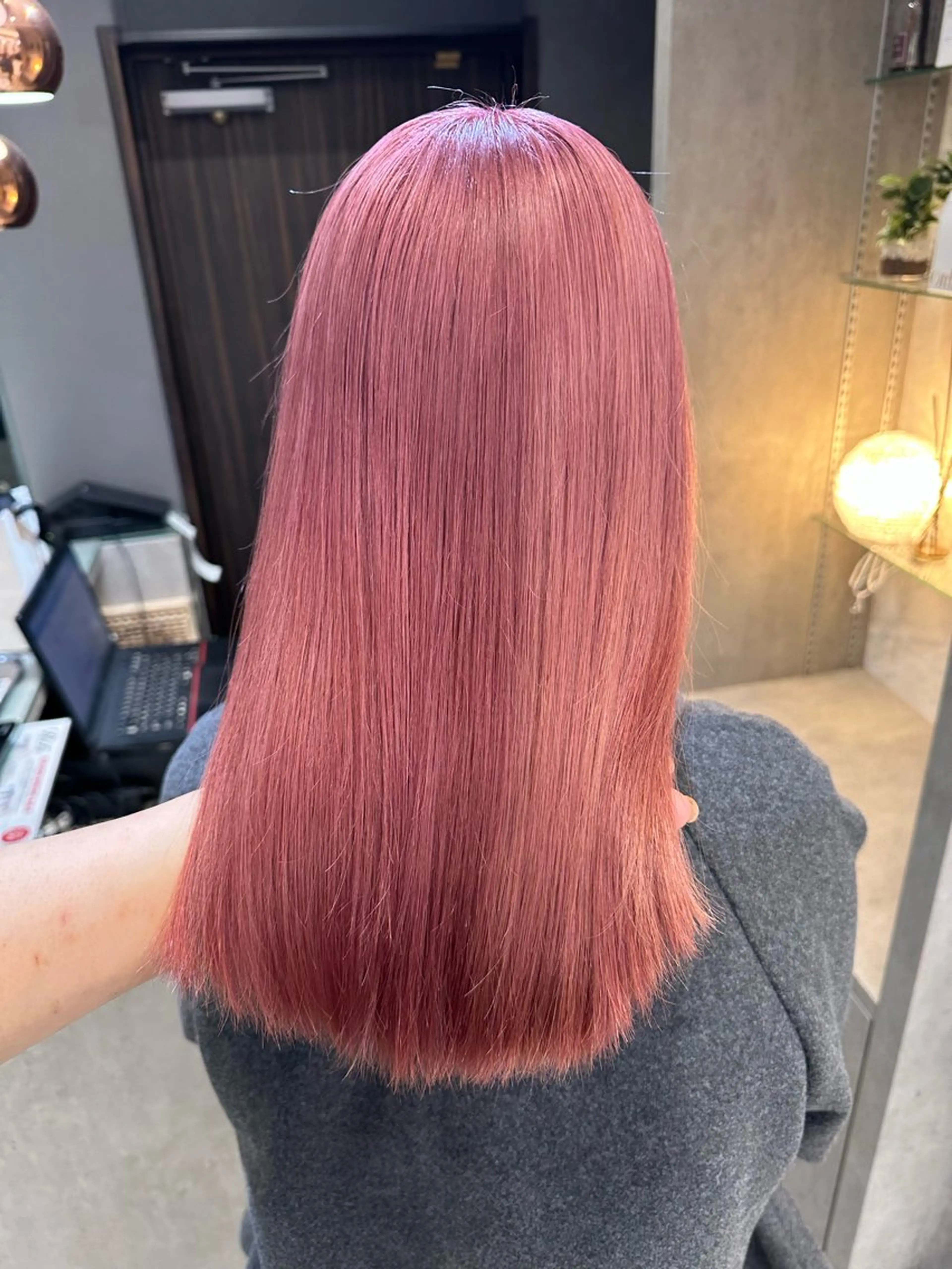 セミロング カラー ベージュカラー ブリーチ ブラウンカラー 透明感カラー ピンクカラー AYAKASA 暖色カラー/レイヤーのヘアスタイル