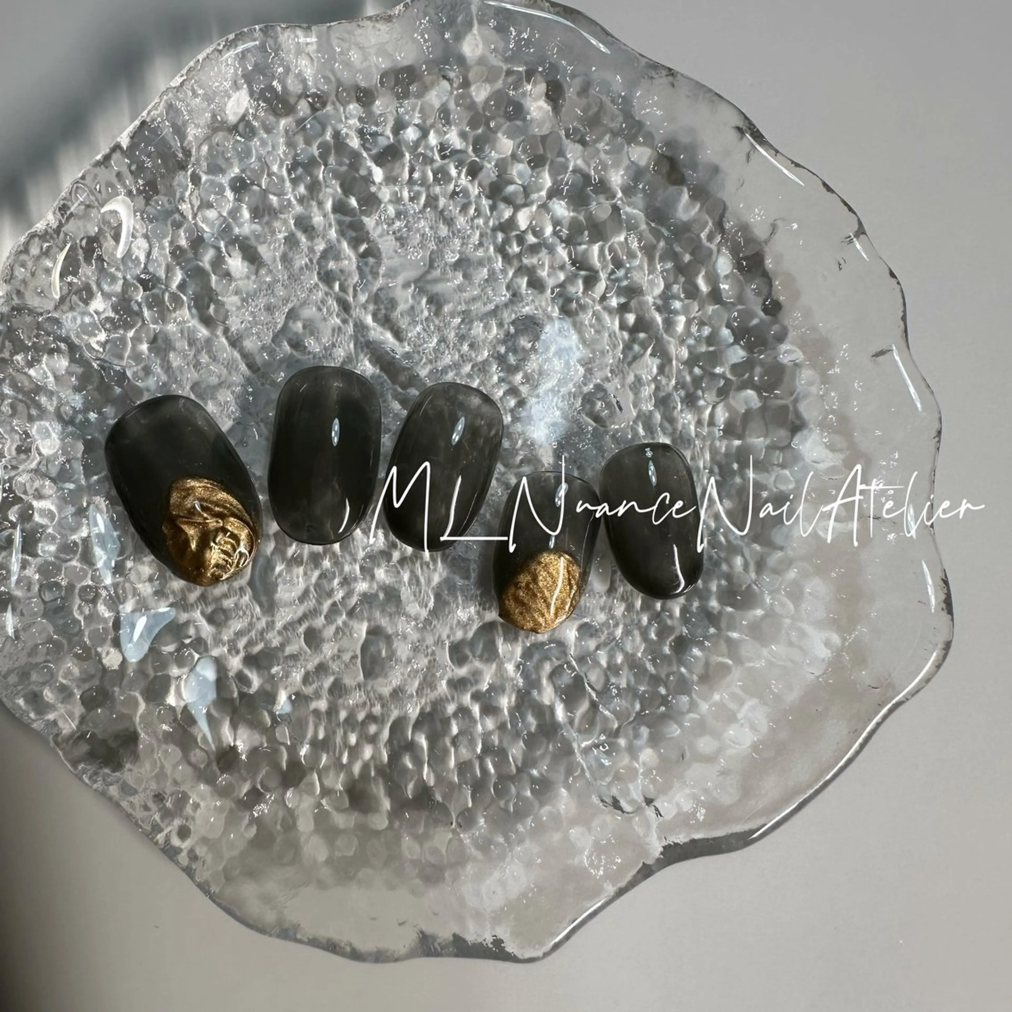 ネイル マグネットネイル ニュアンスネイル オフィスネイル シンプルネイル GO TODAY横浜Solace店所属・M___nail atelierのネイルデザイン