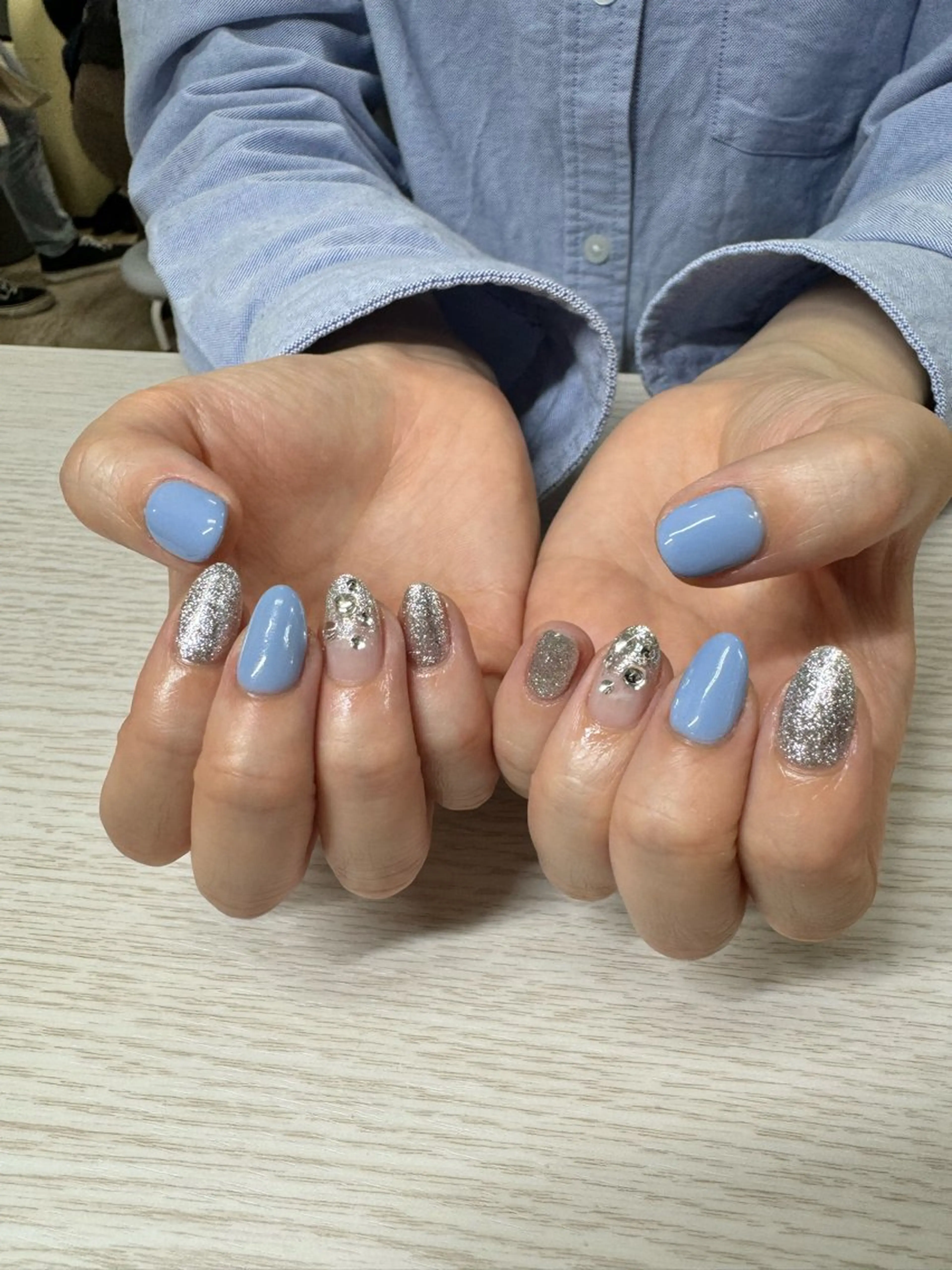 ネイル ラメ(グリッター) ストーンネイル VENUSBELT 杏のネイルデザイン