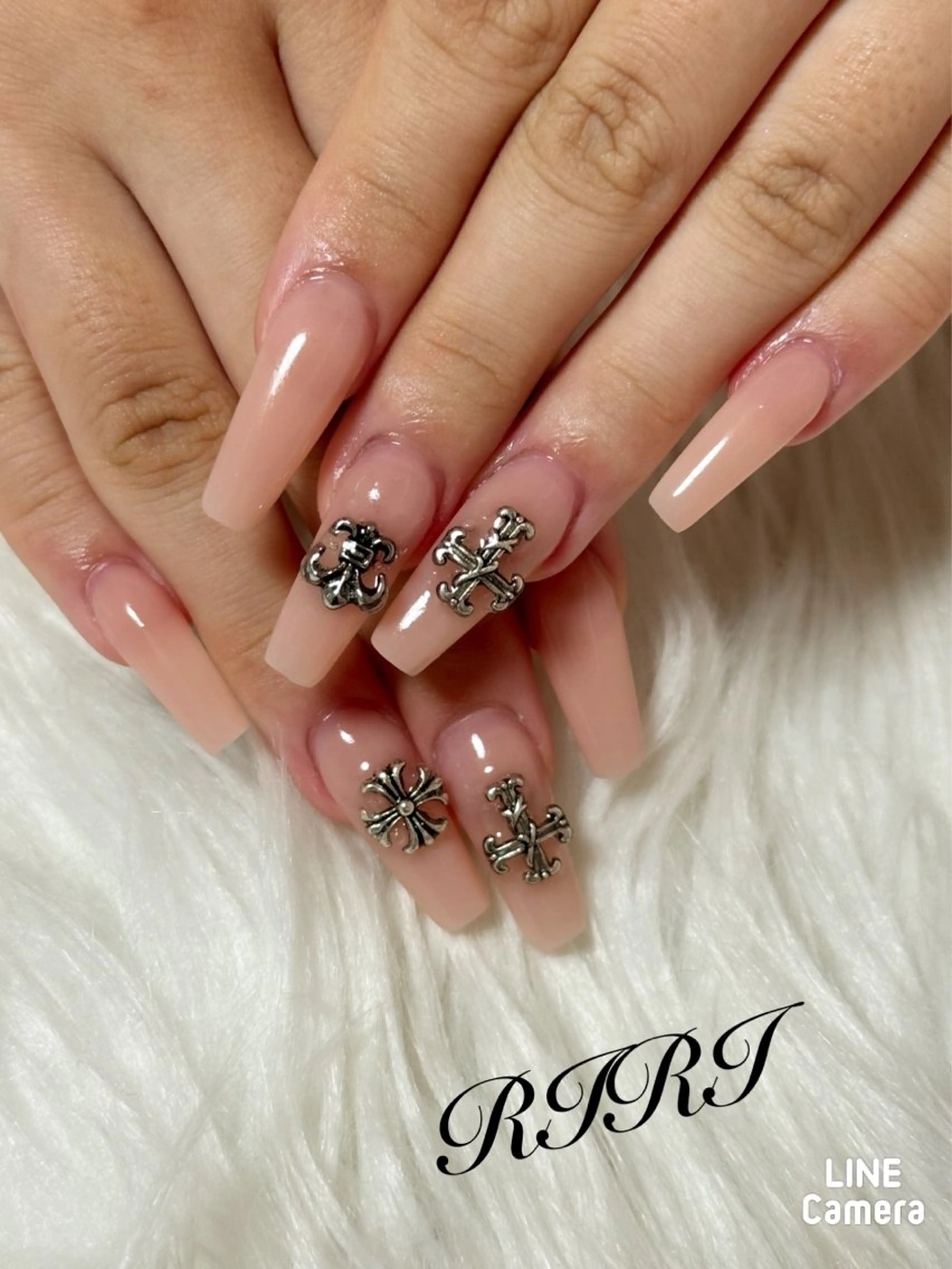 ネイル ジェルネイル キラキラネイル 韓国ネイル ロングネイル ワンカラーネイル ハンドネイル riri オーナーのネイルデザイン