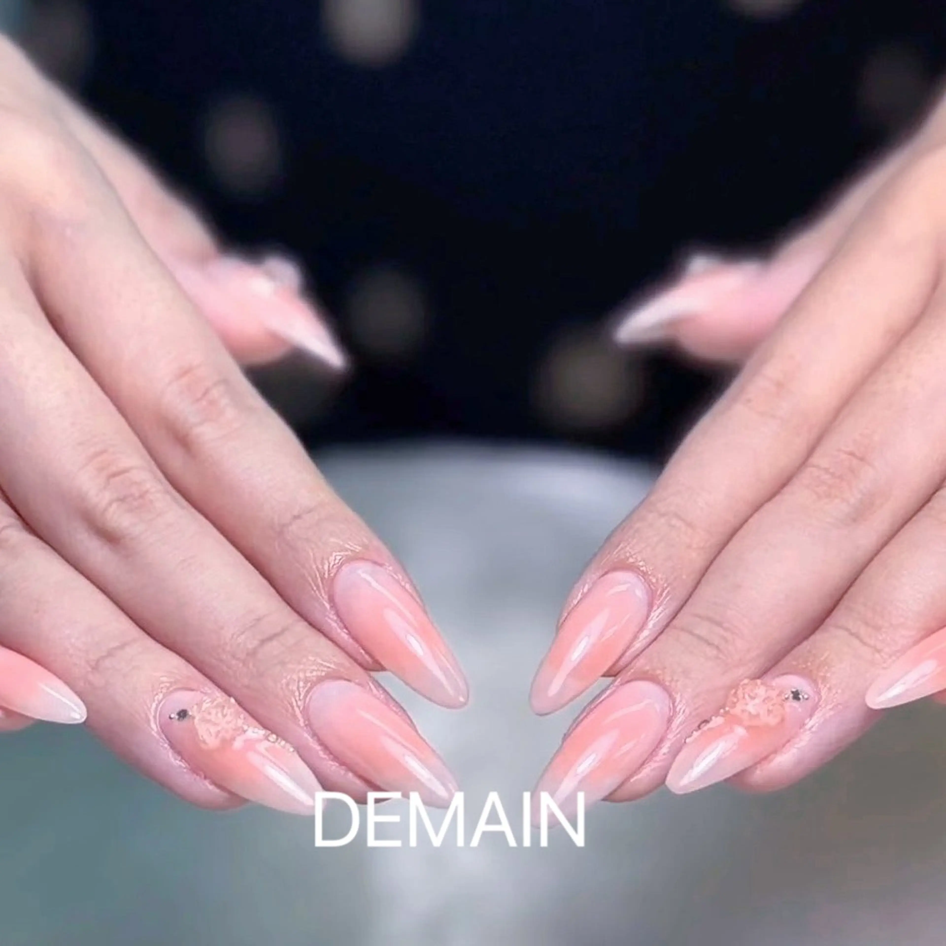 ネイル アートネイル オーロラネイル ガーリー キラキラネイル 韓国ネイル ハンドネイル DEMAIN- 🌸のネイルデザイン
