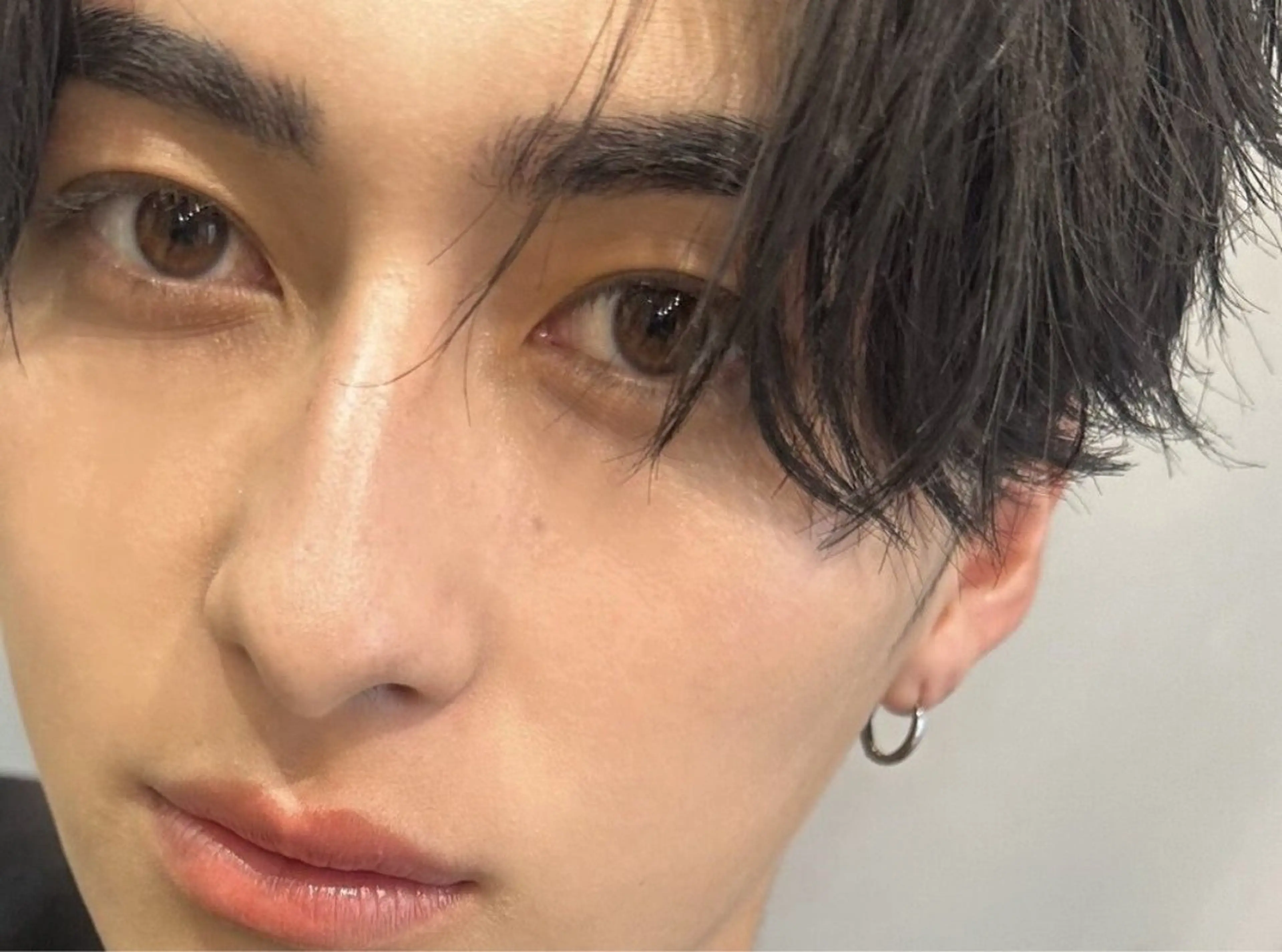 メンズ G.O.A.T REVE (ゴートレーヴ)所属・G.O.A.T メイクの眉毛・アイブロウイメージ