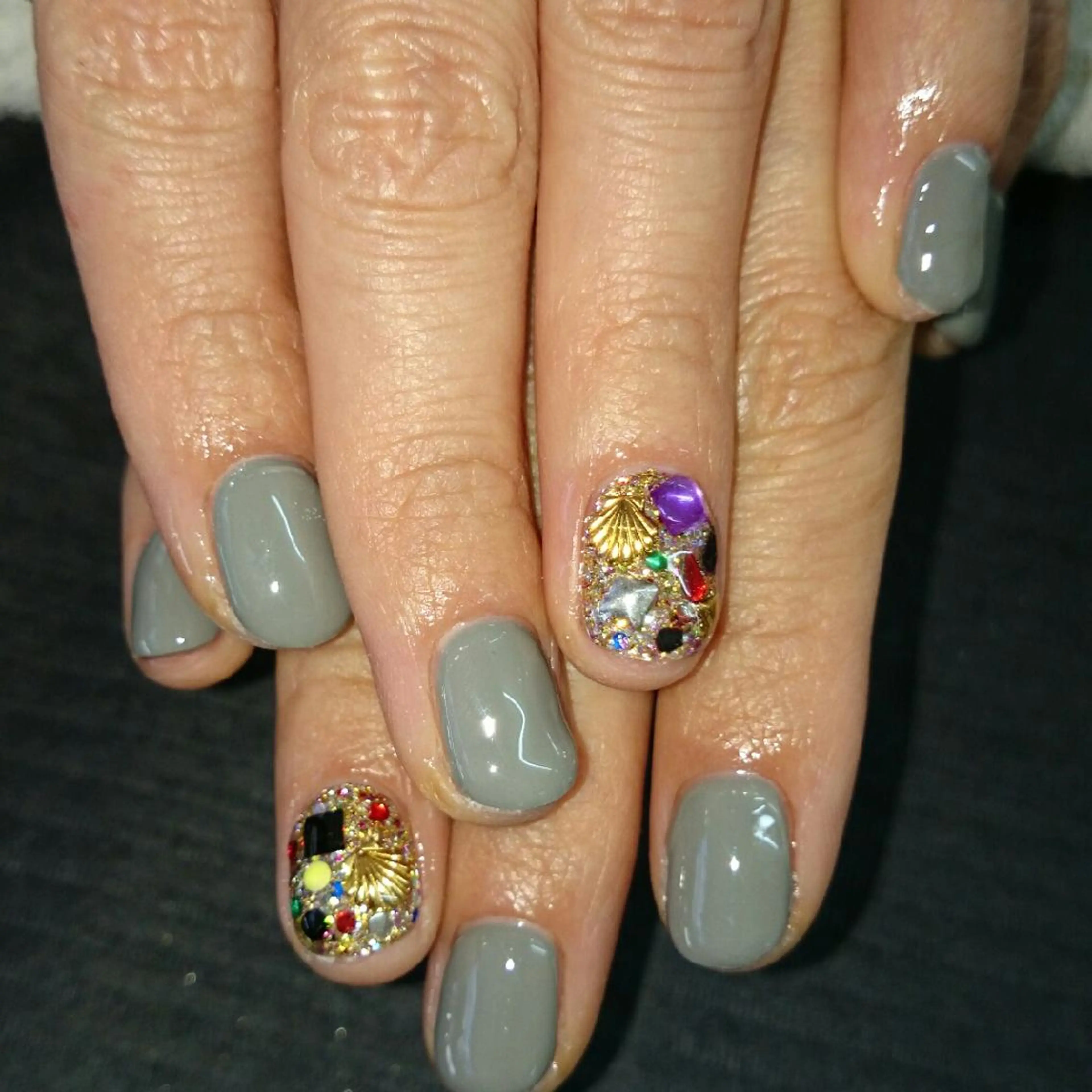 ネイル Hair salon Irie所属・與儀 知佳のネイルデザイン