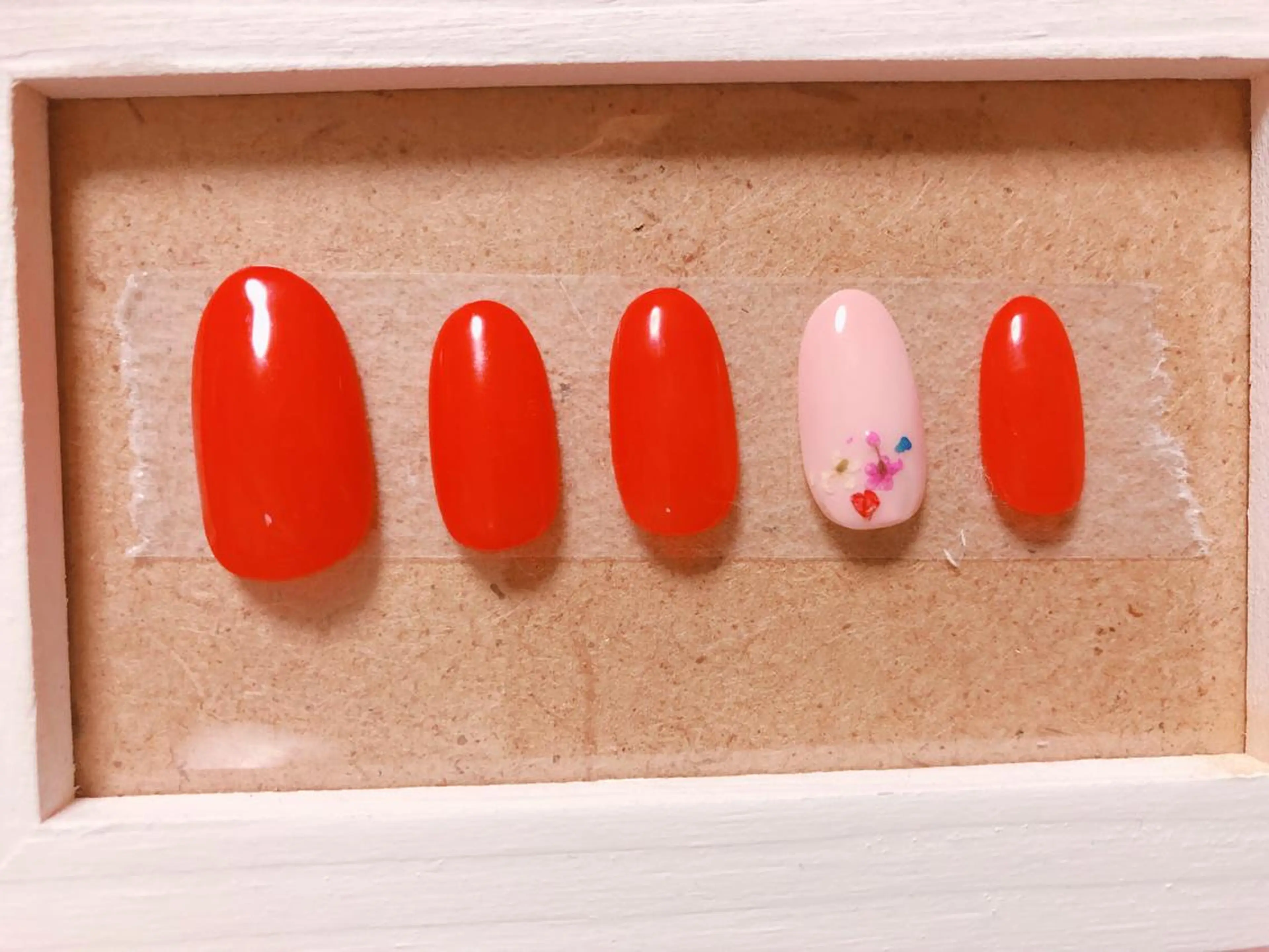 ネイル 伊藤 美里のネイルデザイン